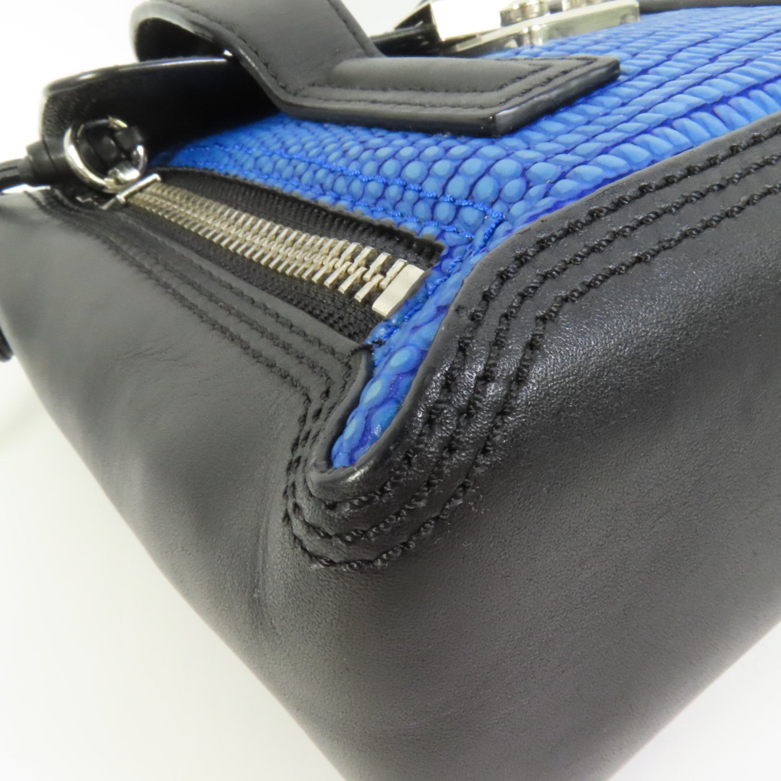 3.1 Phillip Lim 牛皮皮革Mini Pashli銀扣手挽肩背兩用袋