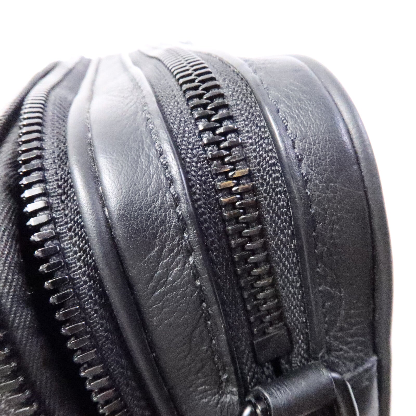 LOUIS VUITTON Monogram Shadow Alpha Wearable Wallet肩背袋