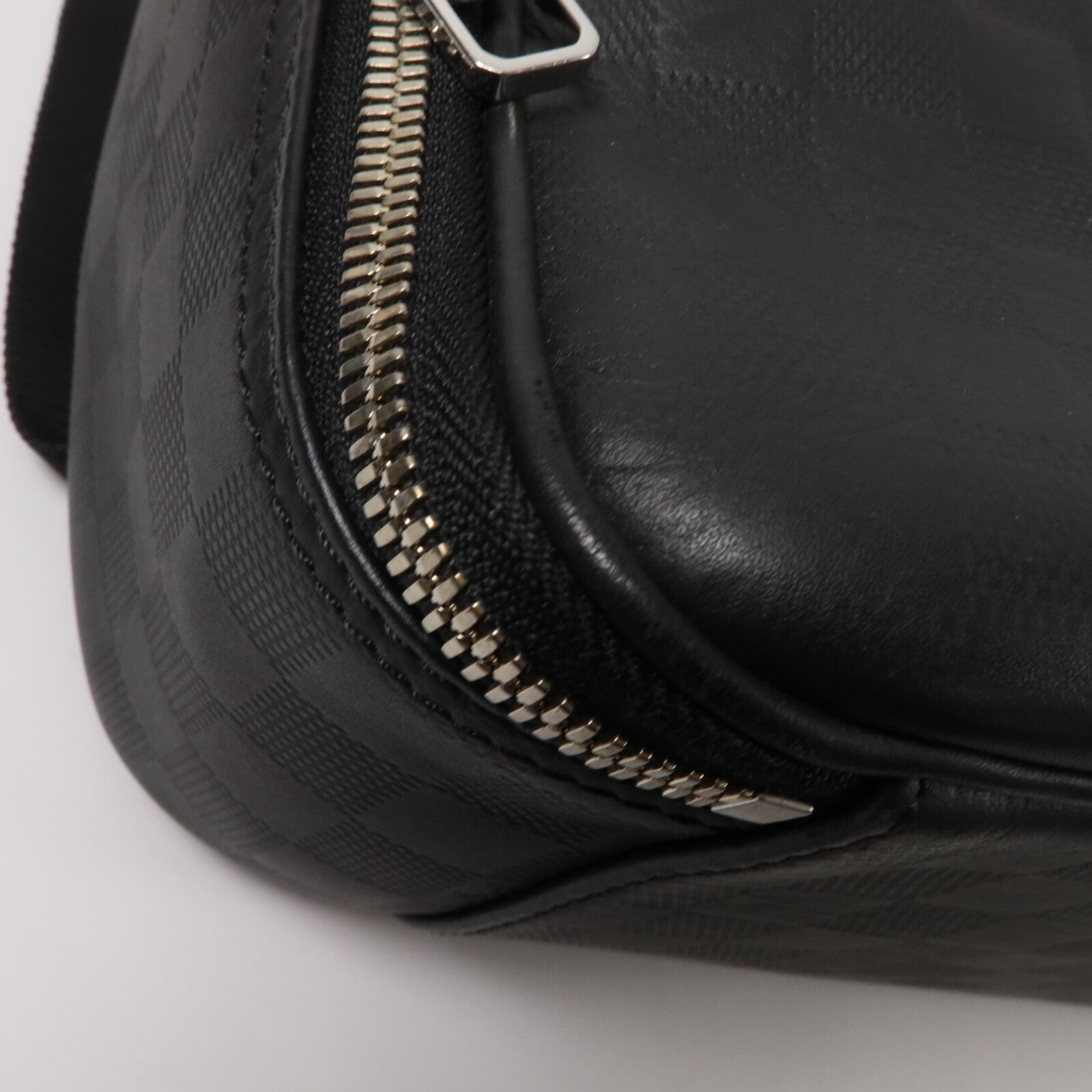 LOUIS VUITTON Damier Infini Michael Backpack NV2背包