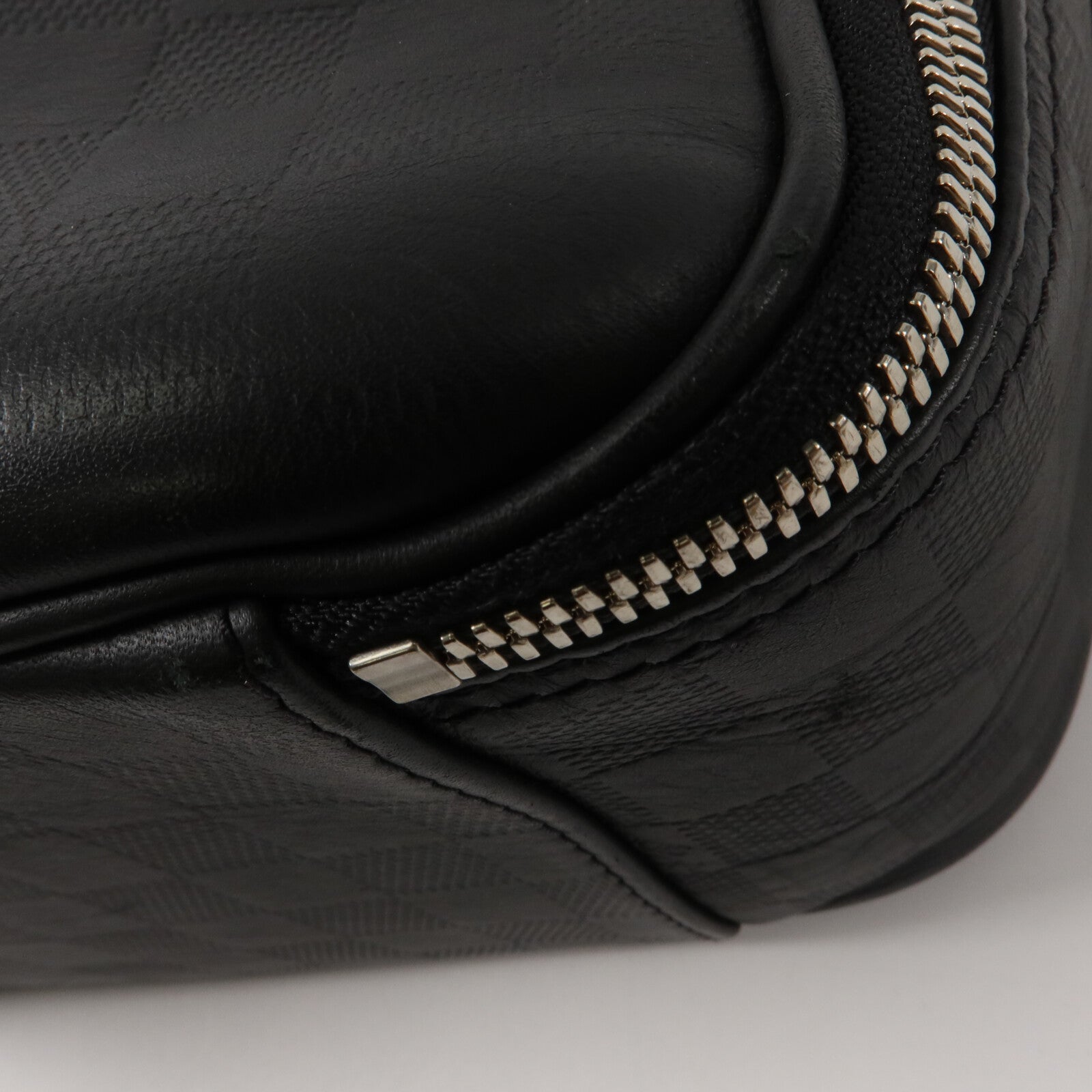 LOUIS VUITTON Damier Infini Michael Backpack NV2背包