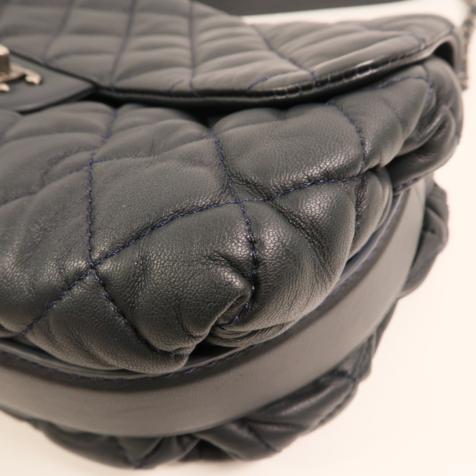 CHANEL 羊皮皮革Shoulder Bag銀扣鏈帶肩背袋