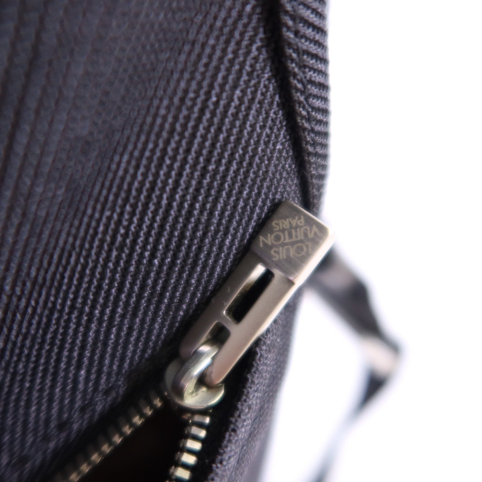 LOUIS VUITTON Damier Geant Companion銀扣肩背袋