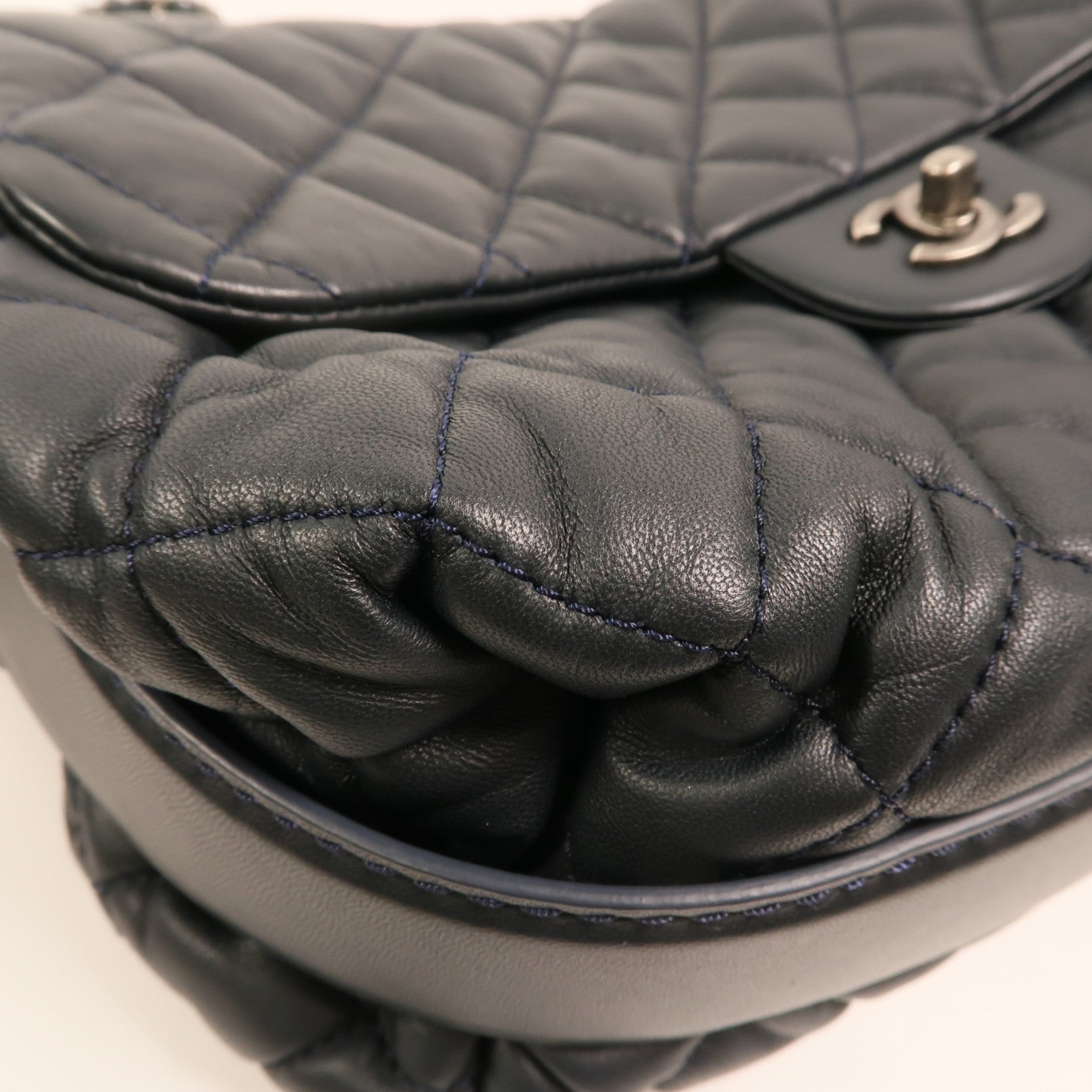 CHANEL 羊皮皮革Shoulder Bag銀扣鏈帶肩背袋
