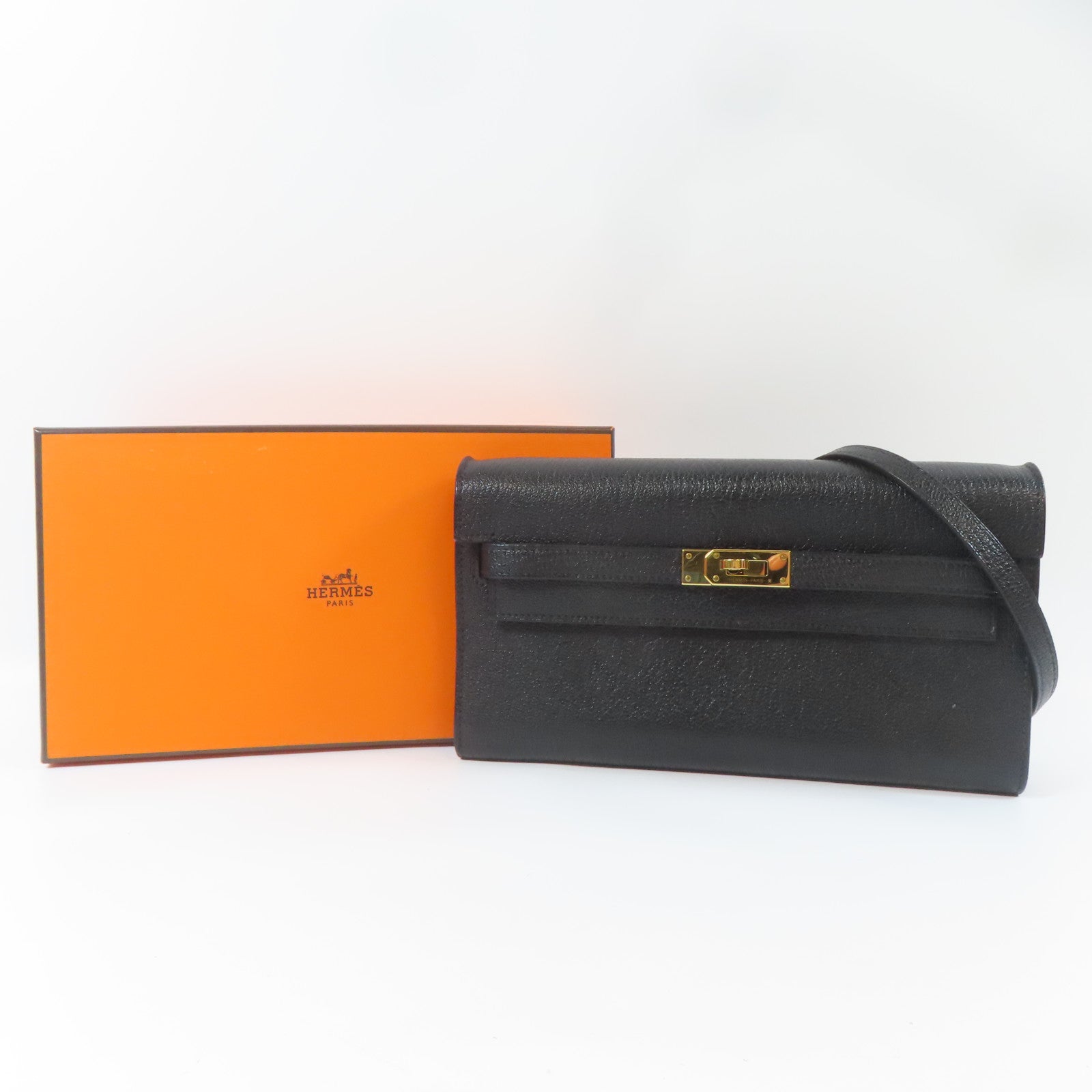 HERMES Chevre皮革Kelly To Go金扣肩背袋Noir黑色