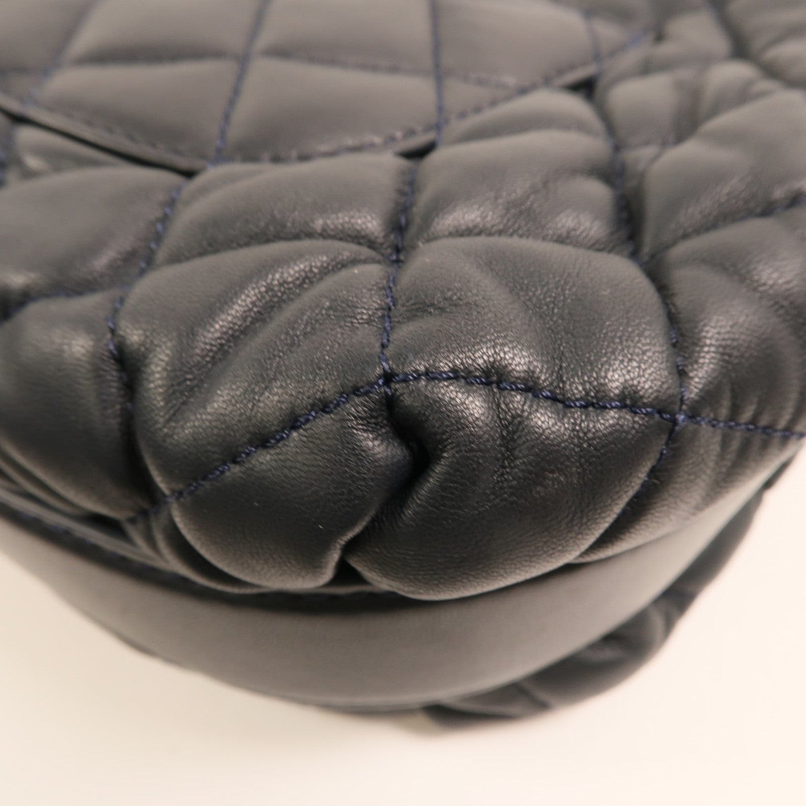 CHANEL 羊皮皮革Shoulder Bag銀扣鏈帶肩背袋
