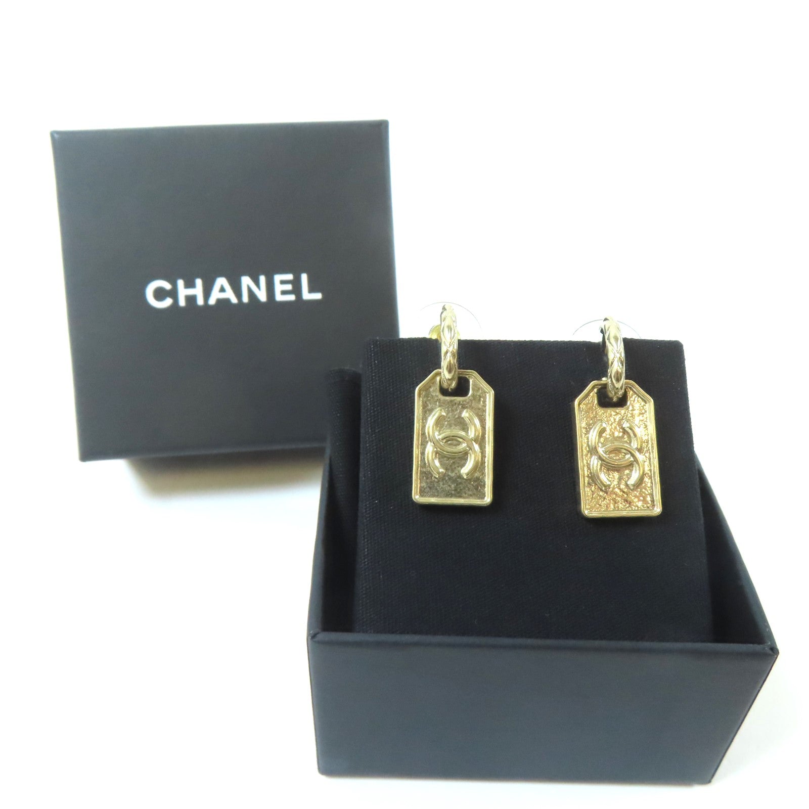 CHANEL 金屬Tag Drop Earring耳環金色