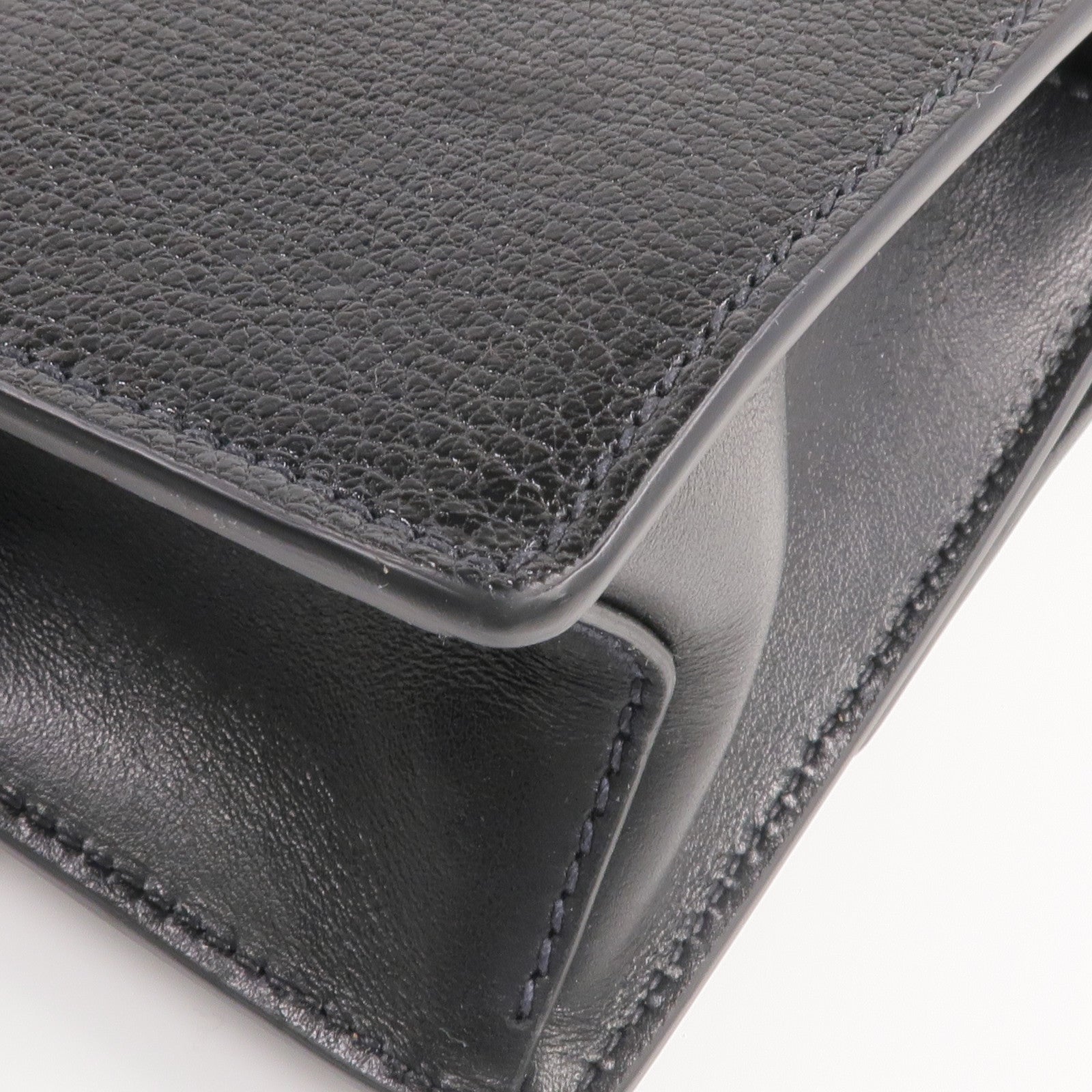 Miu Miu 山羊皮皮革Shoulder Bag銀扣肩背袋