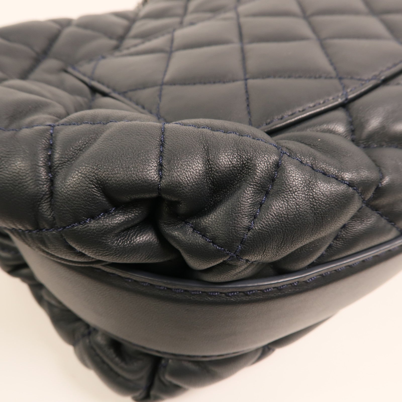 CHANEL 羊皮皮革Shoulder Bag銀扣鏈帶肩背袋