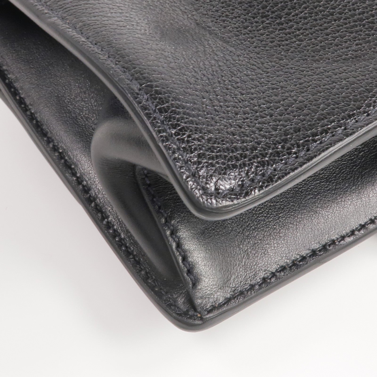 Miu Miu 山羊皮皮革Shoulder Bag銀扣肩背袋