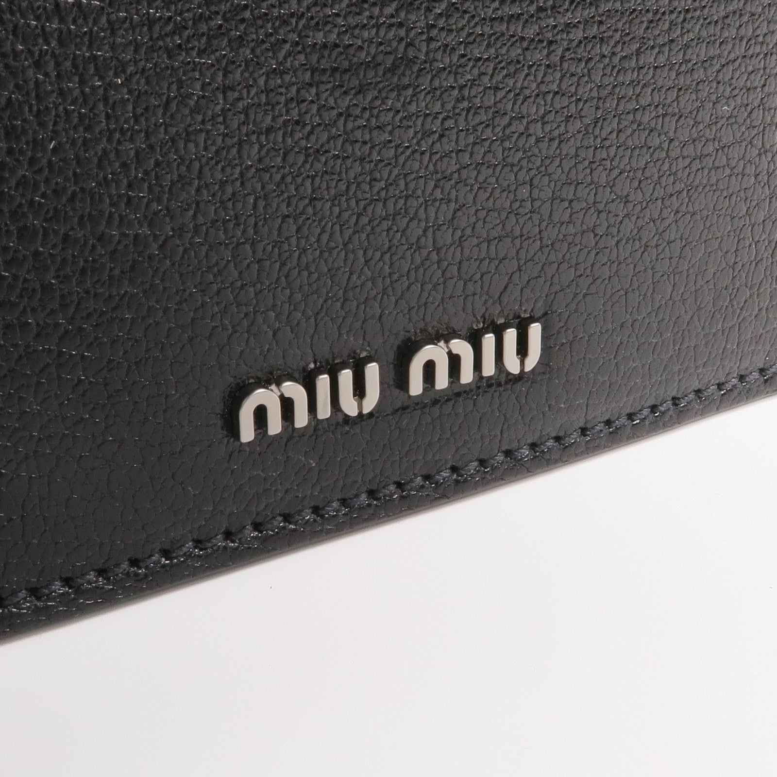 Miu Miu 山羊皮皮革Shoulder Bag銀扣肩背袋