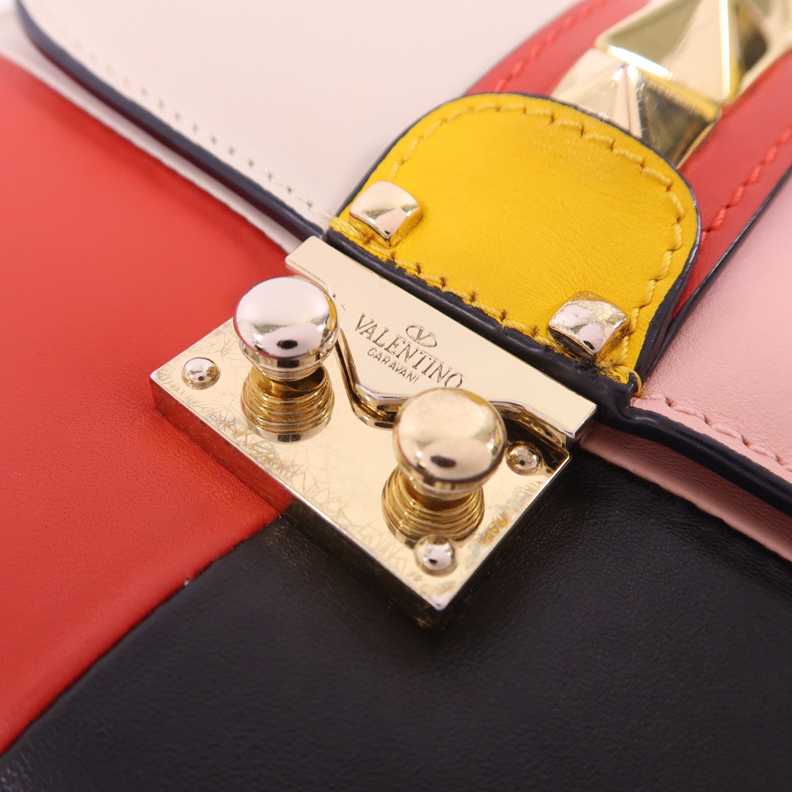 Valentino 牛皮皮革Garavani Glam Lock金扣鏈帶肩背袋