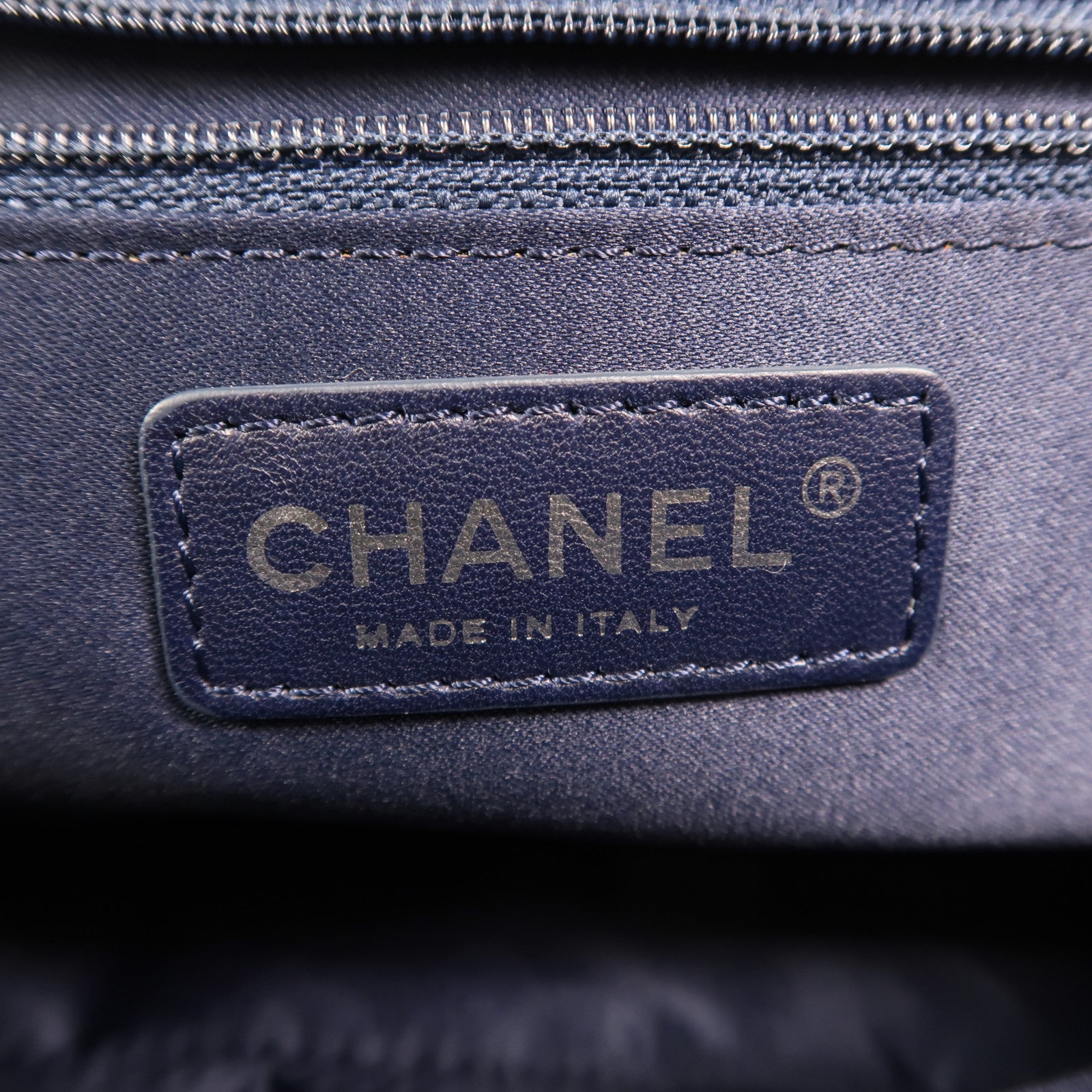 CHANEL 羊皮皮革Shoulder Bag銀扣鏈帶肩背袋