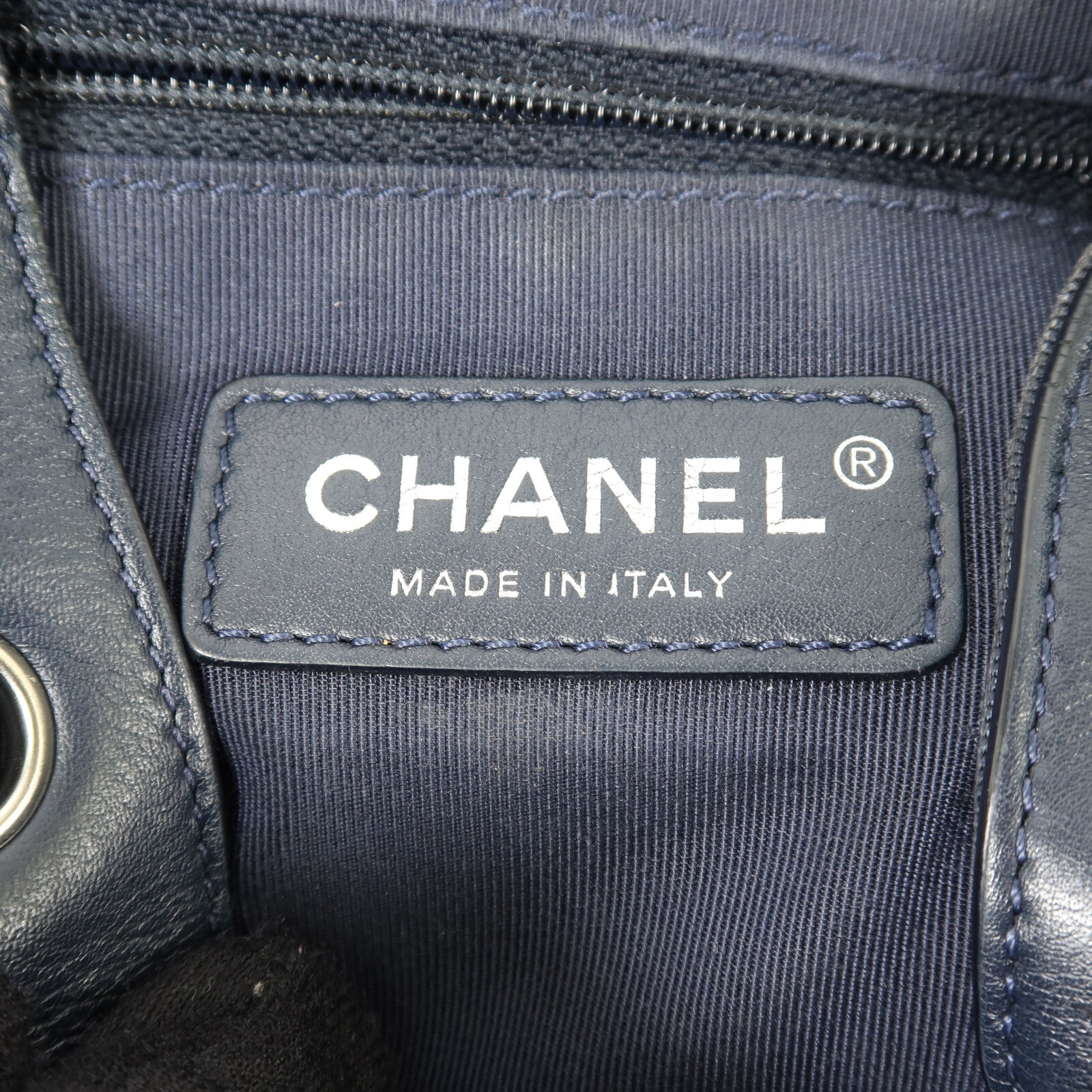 CHANEL 牛皮皮革Backpack銀扣鏈帶背包