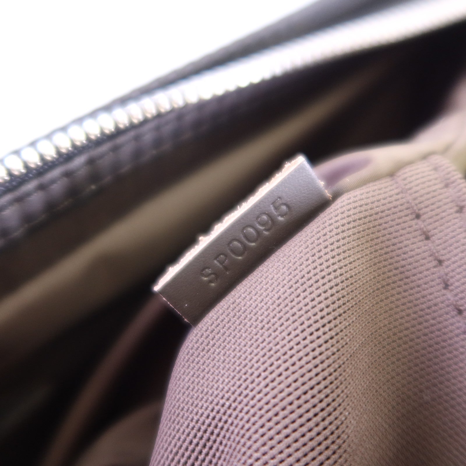 LOUIS VUITTON Damier Geant Companion銀扣肩背袋
