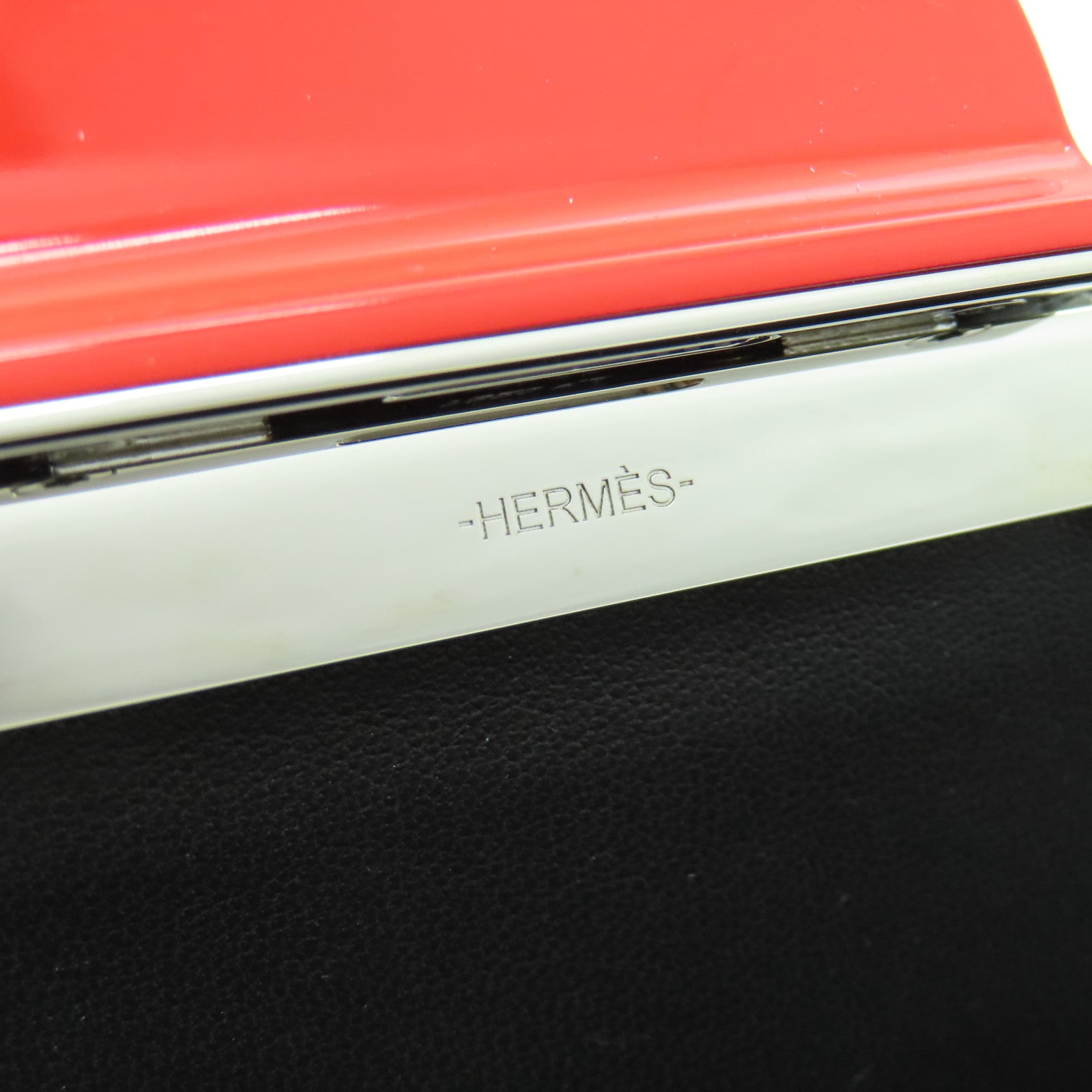 HERMES 【清倉大減價】牛皮皮革Space Malice Bag銀扣肩背袋黑色/多色