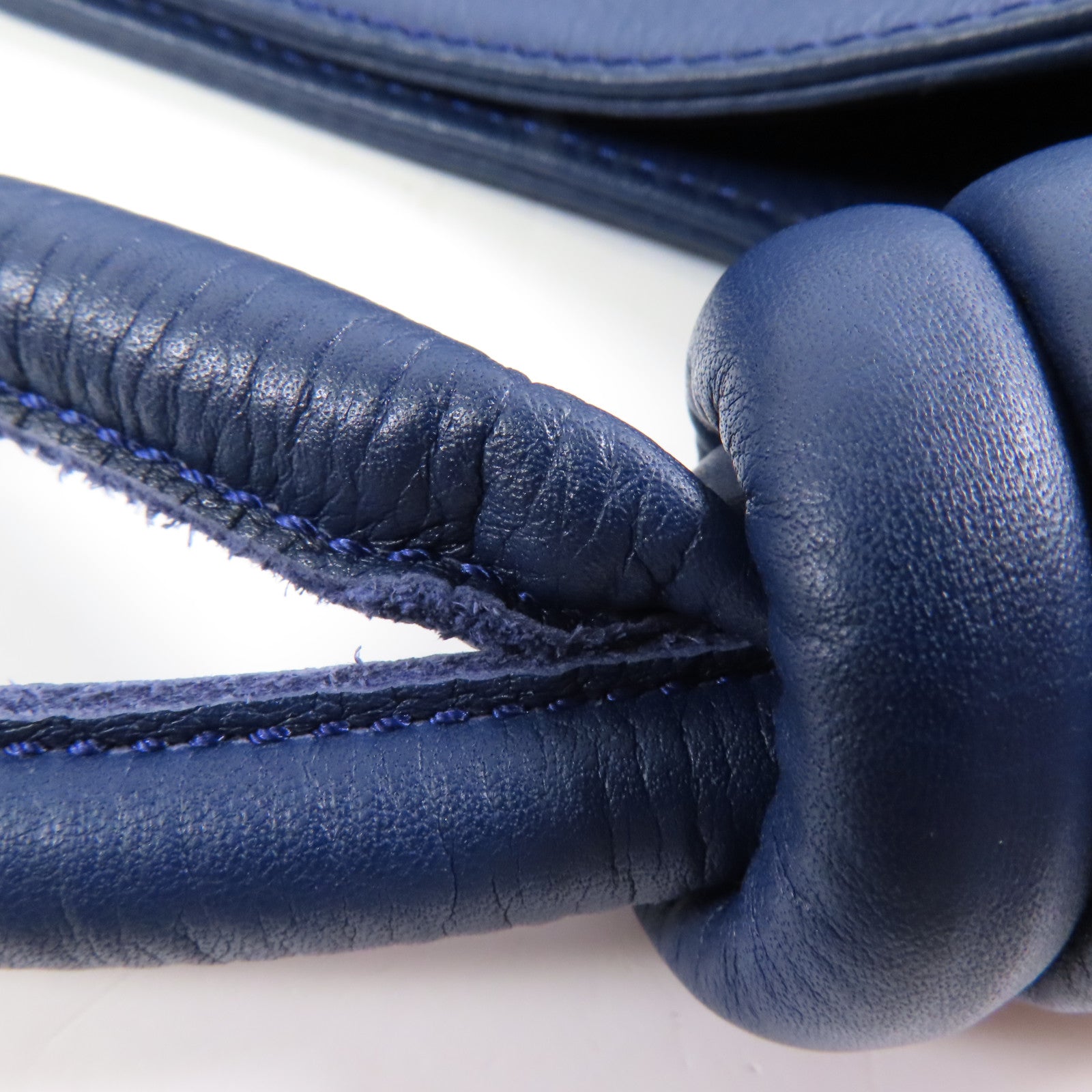 LOEWE 牛皮皮革Flamenco Knot Hobo銀扣肩背袋