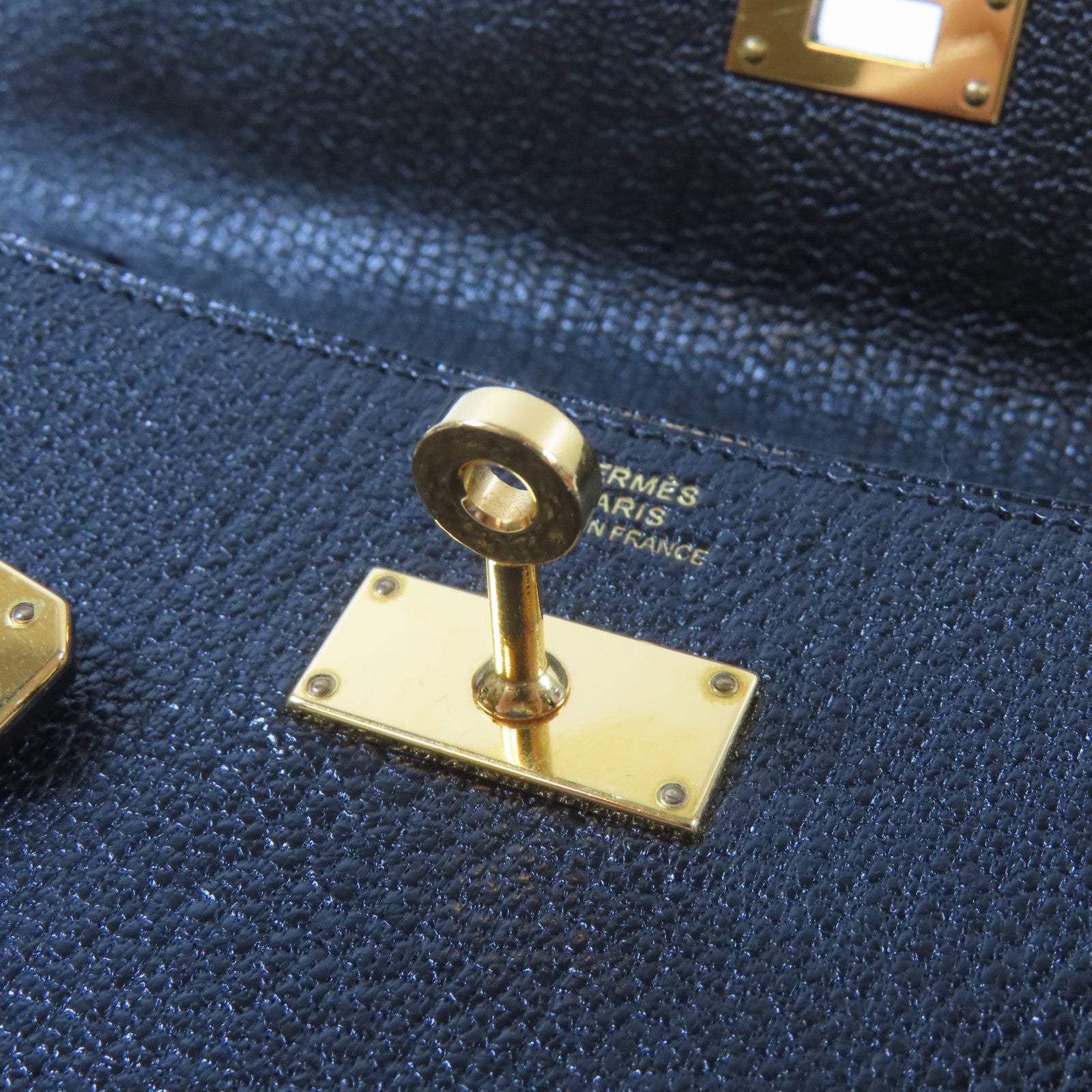 HERMES Chevre皮革Kelly To Go金扣肩背袋Noir黑色
