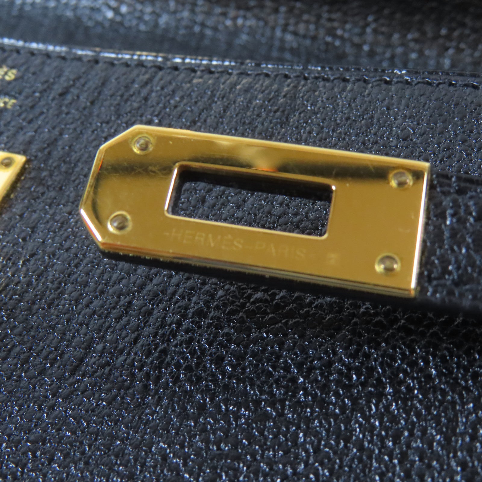 HERMES Chevre皮革Kelly To Go金扣肩背袋Noir黑色