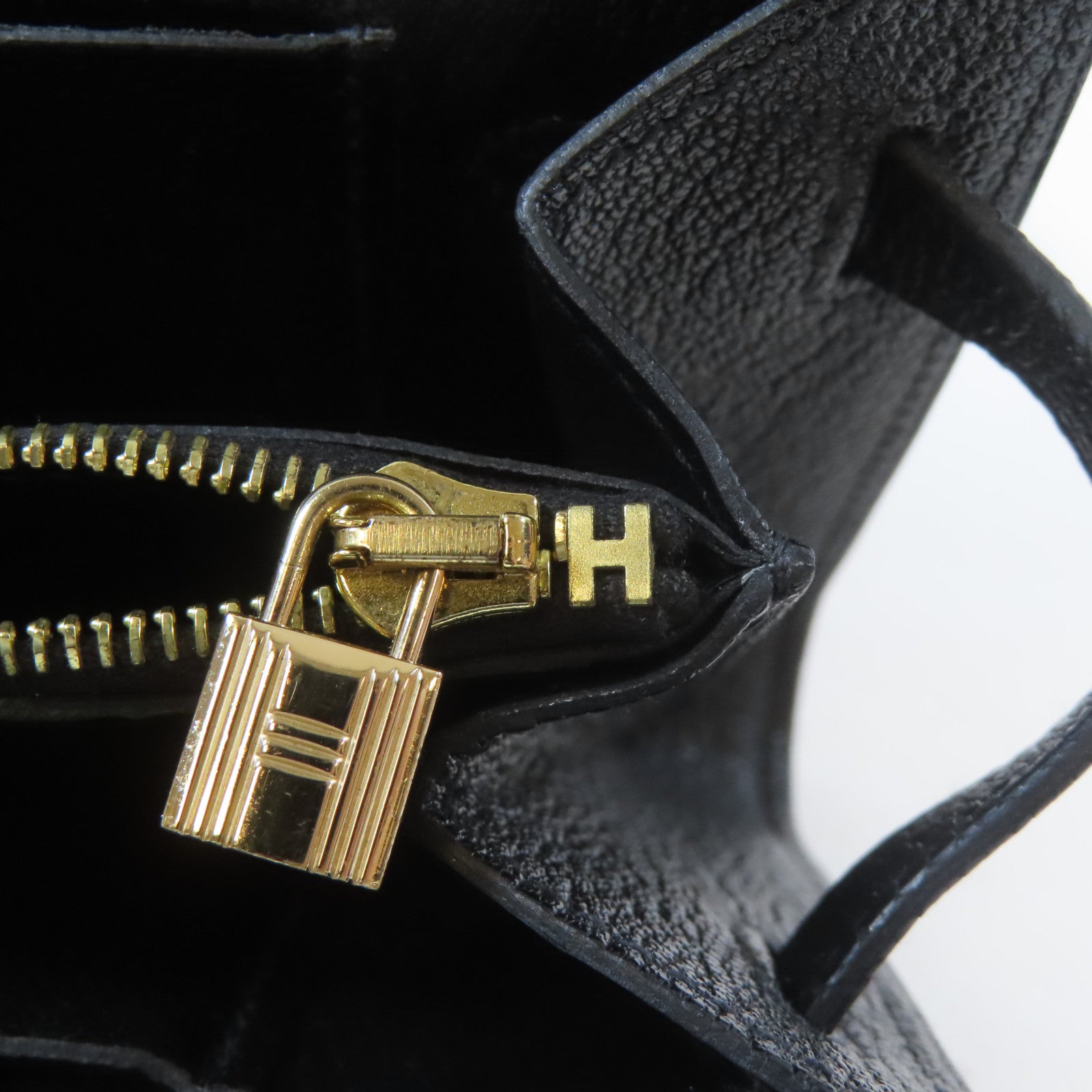 HERMES Chevre皮革Kelly To Go金扣肩背袋Noir黑色