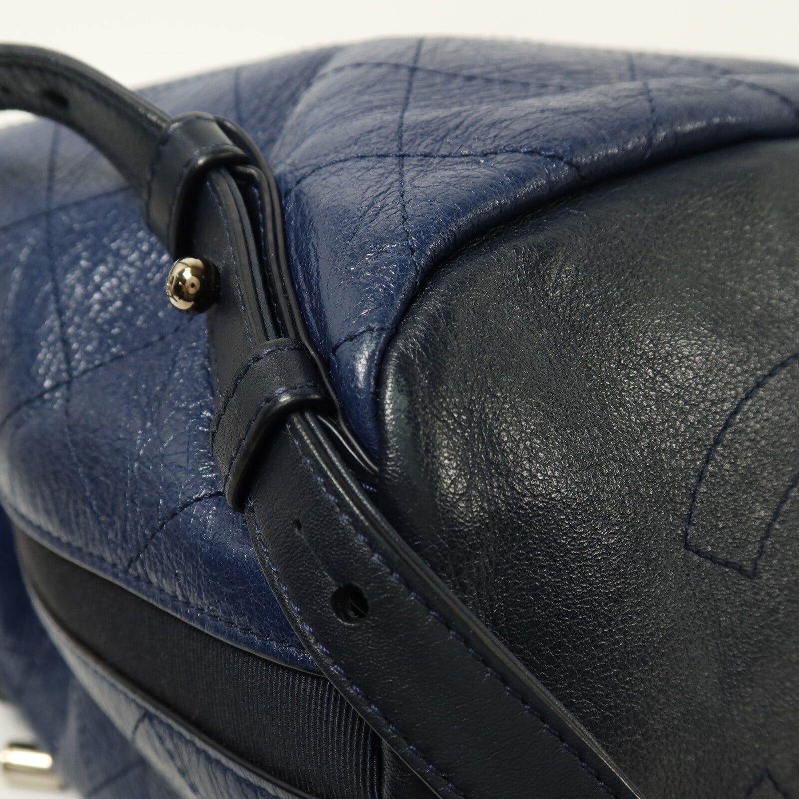 CHANEL 牛皮皮革Backpack銀扣鏈帶背包