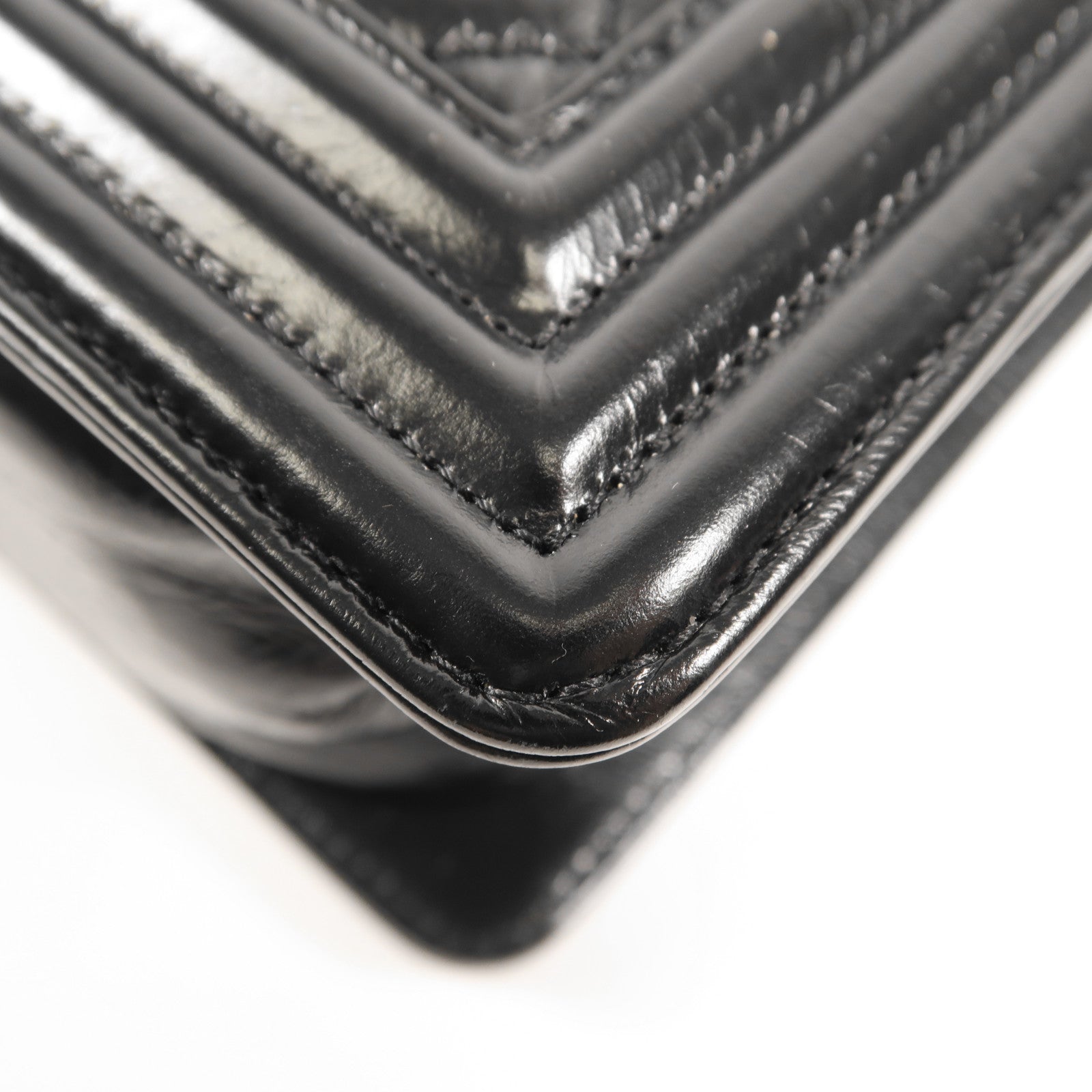 CHANEL 牛皮皮革Boy Chanel金扣肩背袋