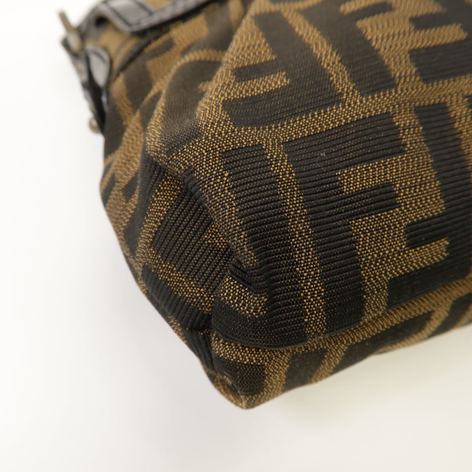 FENDI 帆布Chef Shoulder Bag金扣肩背袋啡色