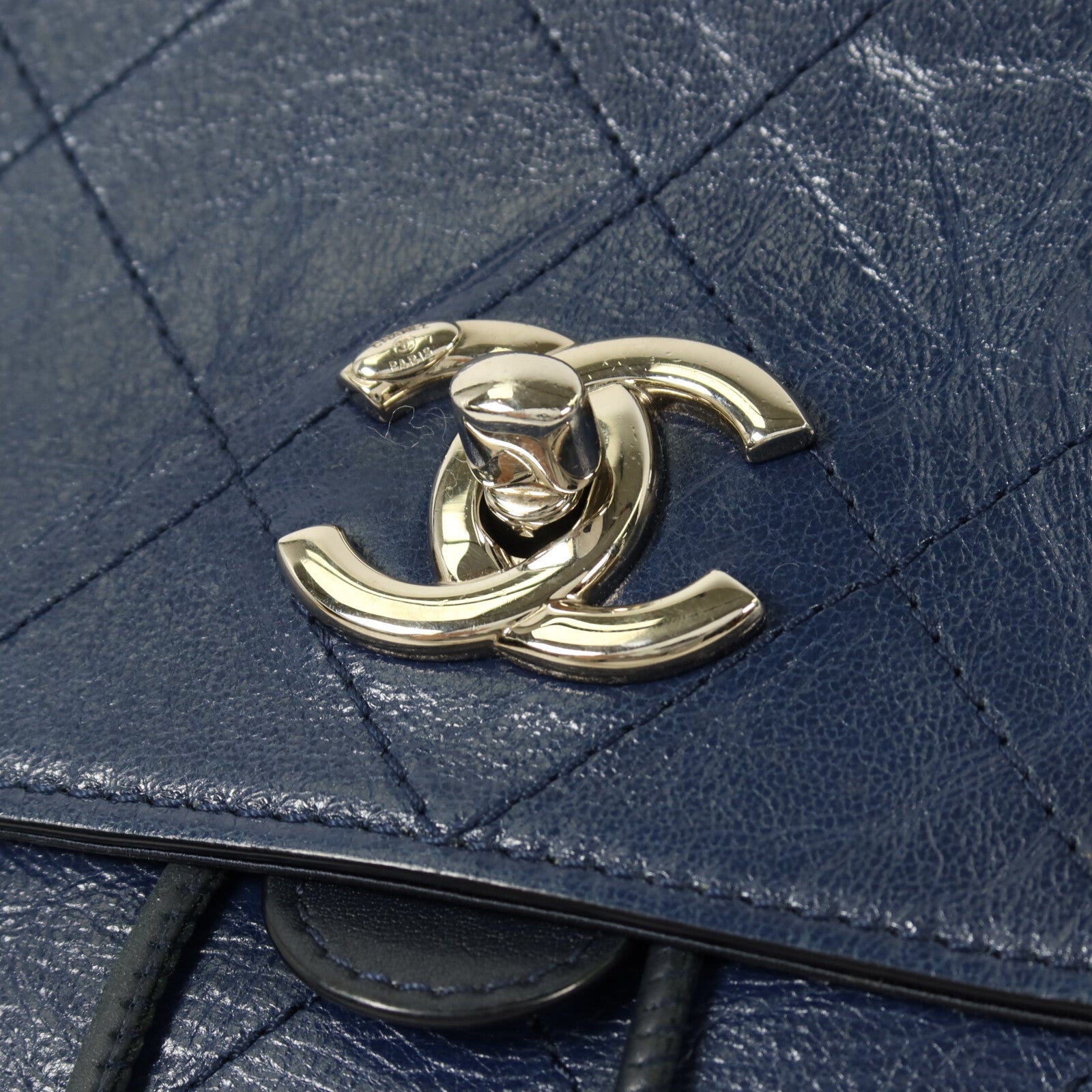 CHANEL 牛皮皮革Backpack銀扣鏈帶背包