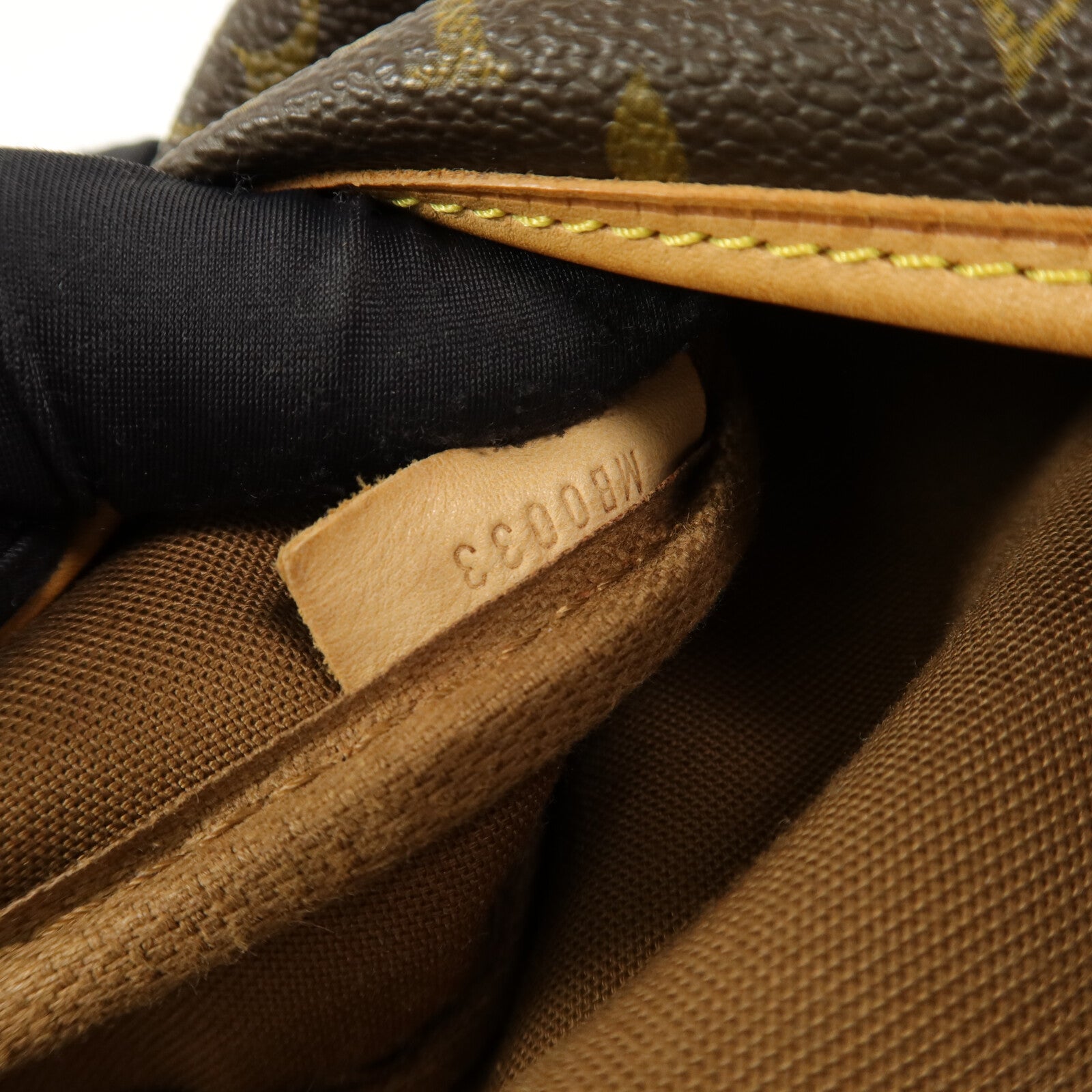 LOUIS VUITTON Monogram Saumur 30肩背袋