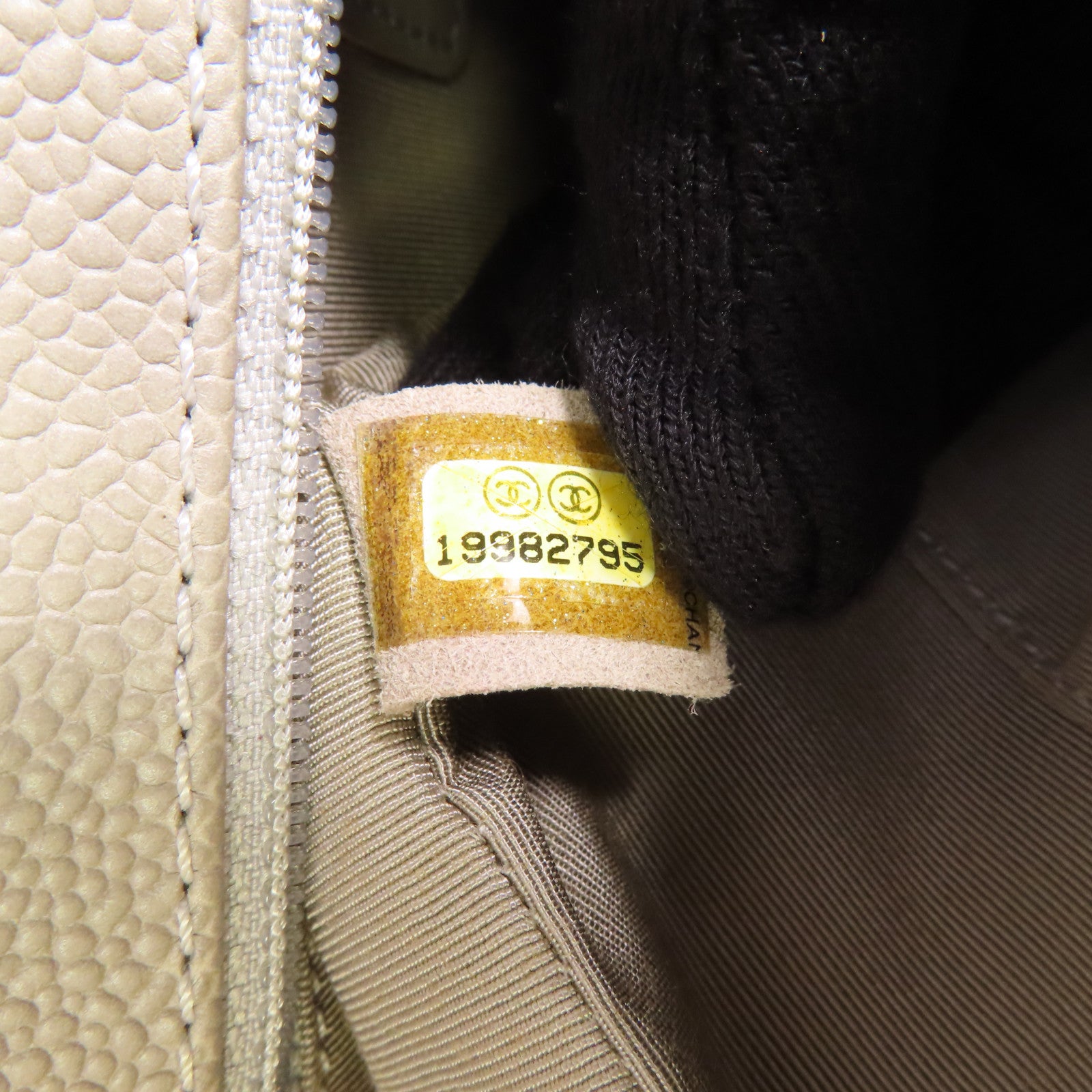 CHANEL 牛皮皮革Boy Chanel 28cm金扣鏈帶肩背袋