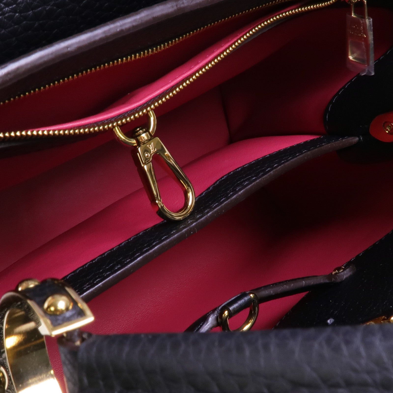 LOUIS VUITTON Taurillon Capucines MM金扣手挽肩背兩用袋