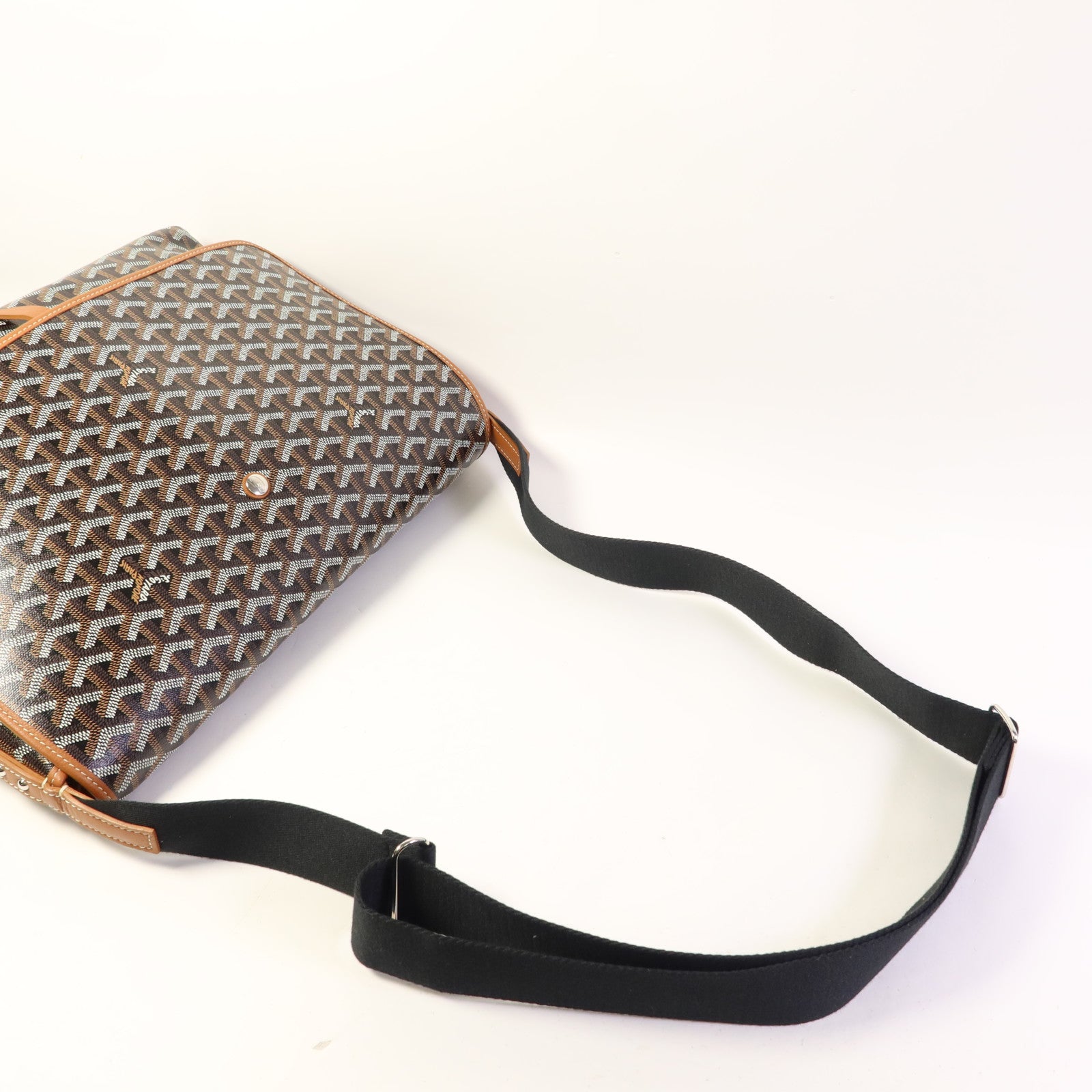 GOYARD 塗層帆布Capetien銀扣肩背袋