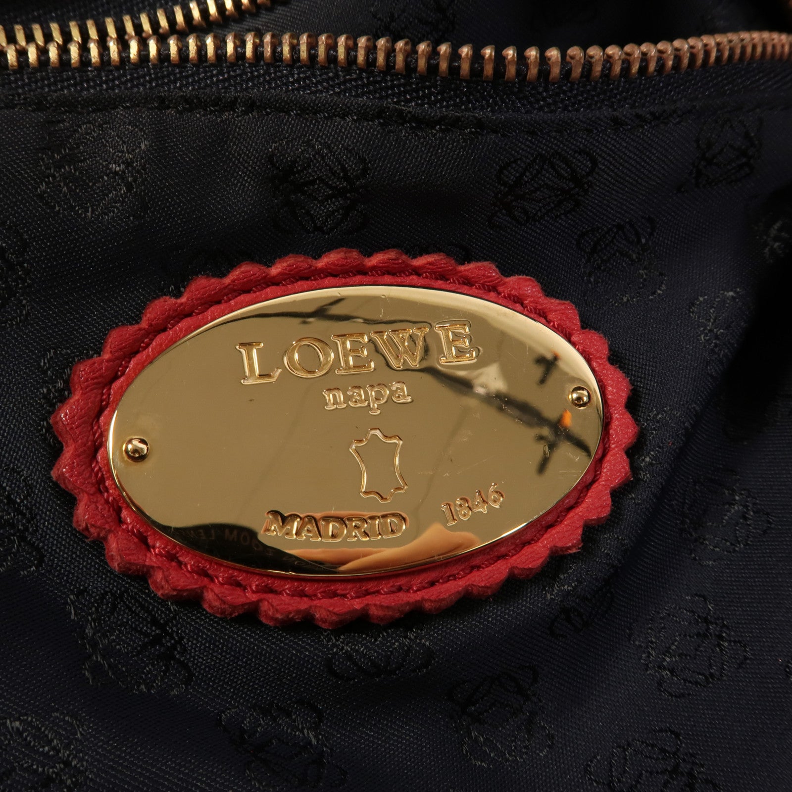 LOEWE 羊皮皮革Mistral肩背袋