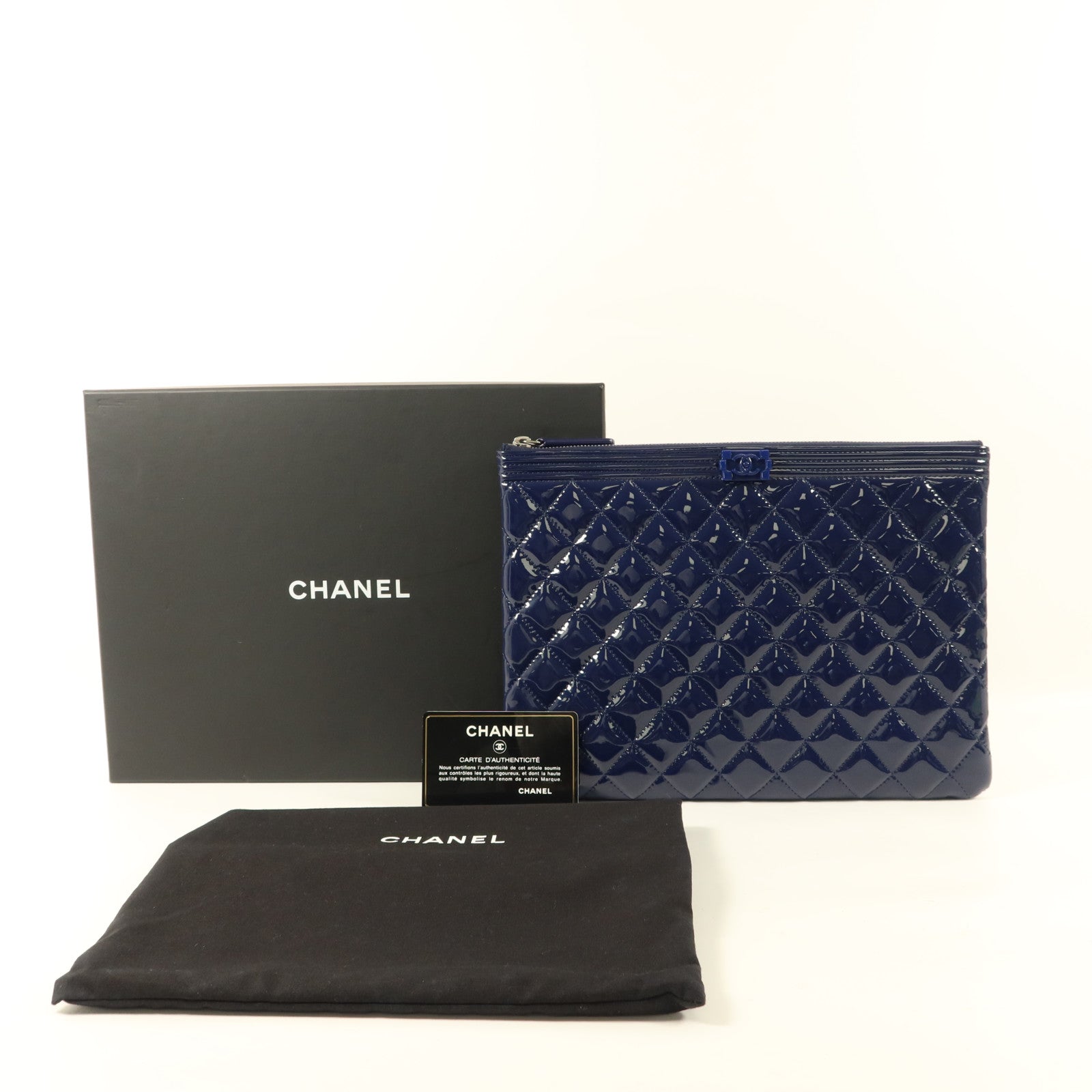 CHANEL 漆皮皮革Pouch銀扣小袋