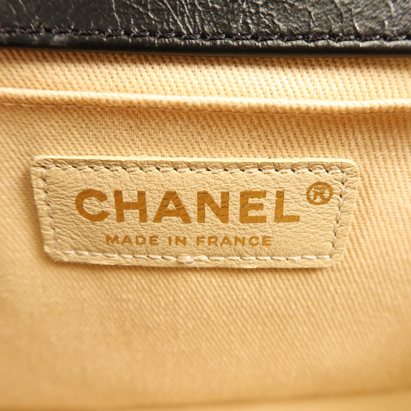 CHANEL 牛皮皮革Boy Chanel金扣肩背袋