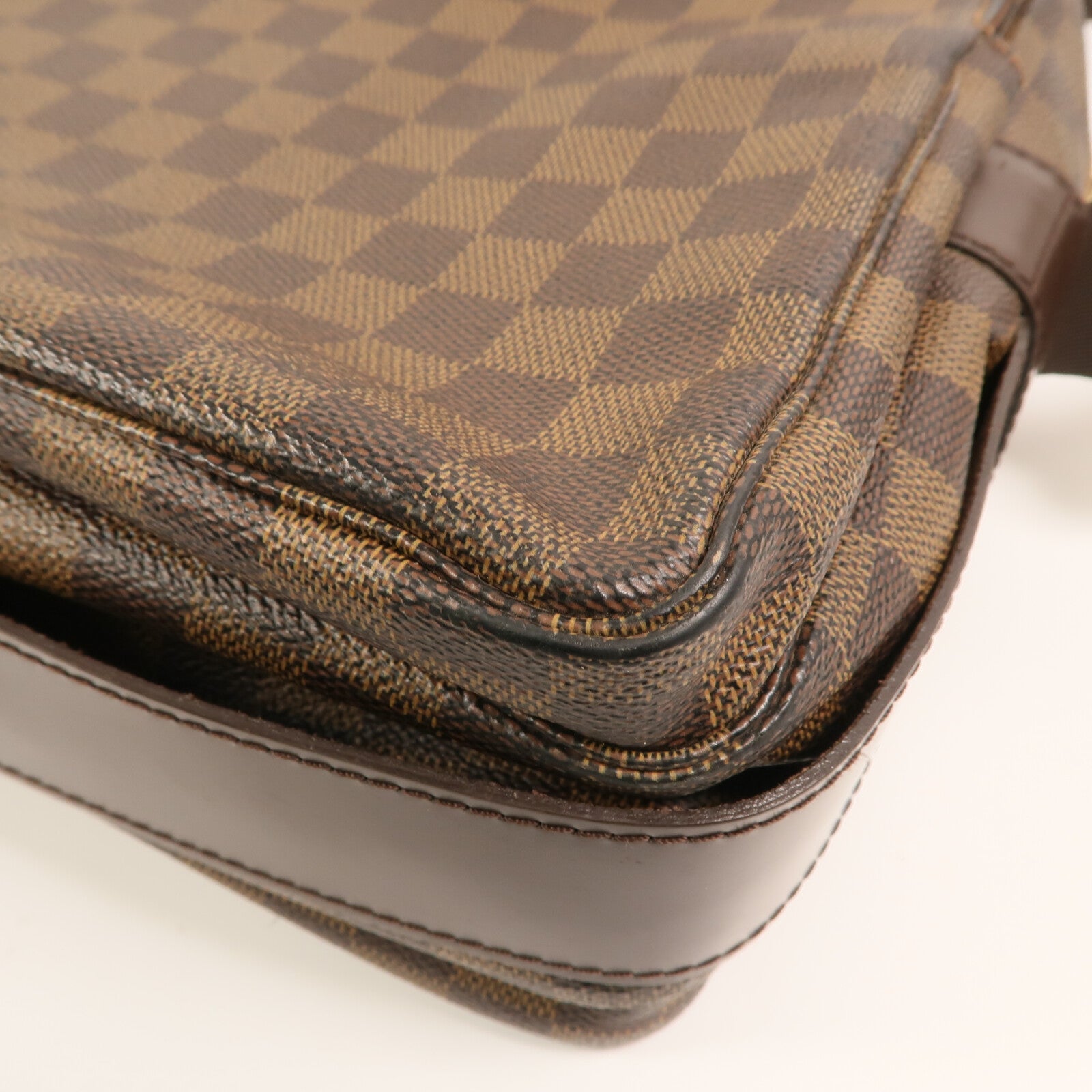 LOUIS VUITTON 【激減優惠】Damier Naviglio金扣肩背袋