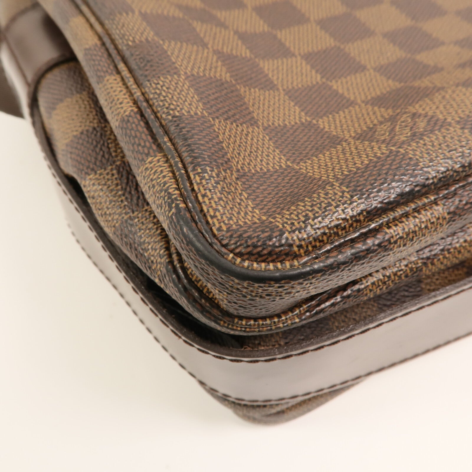 LOUIS VUITTON 【激減優惠】Damier Naviglio金扣肩背袋