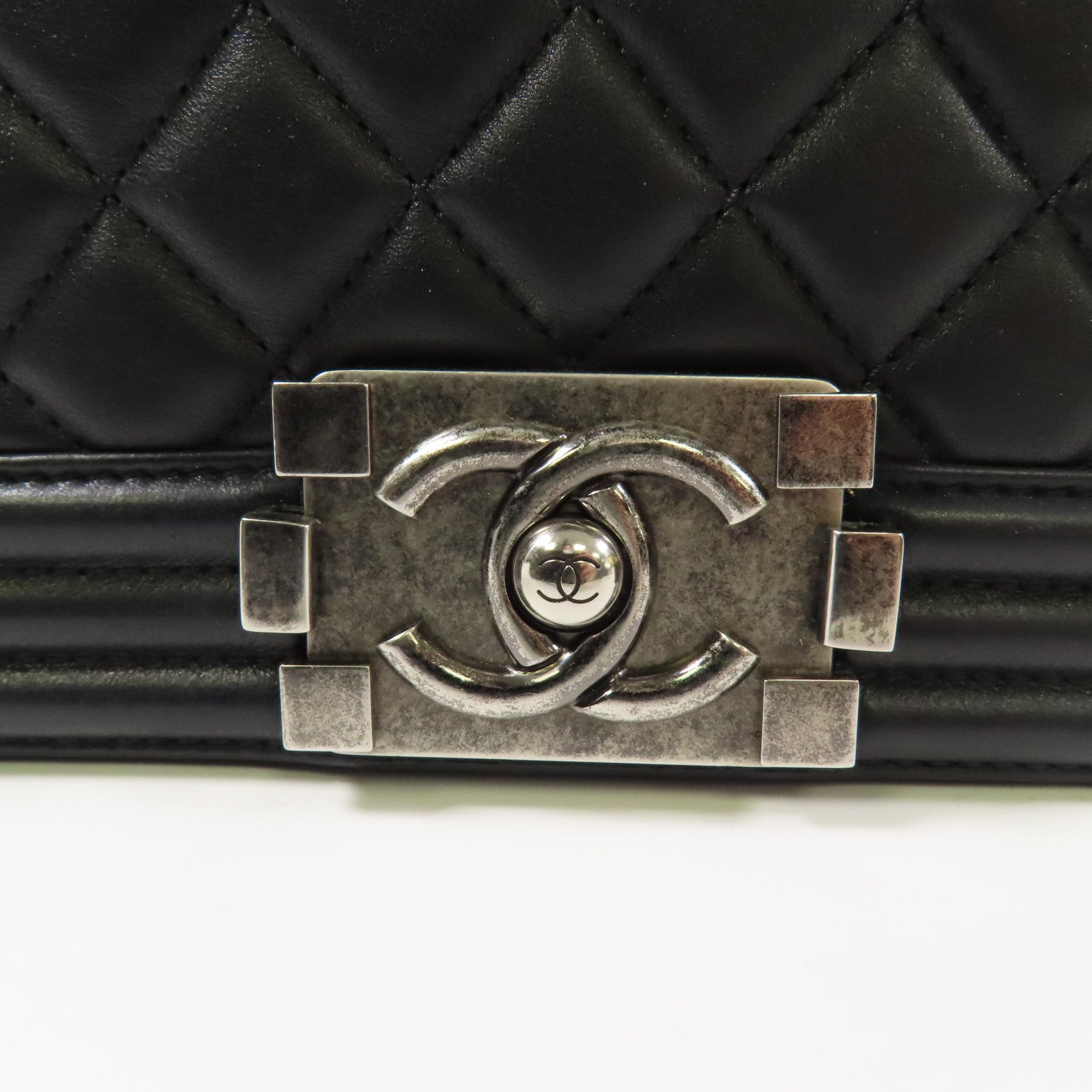 CHANEL 羊皮皮革Boy 25 Shoulder Bag鏈帶肩背袋