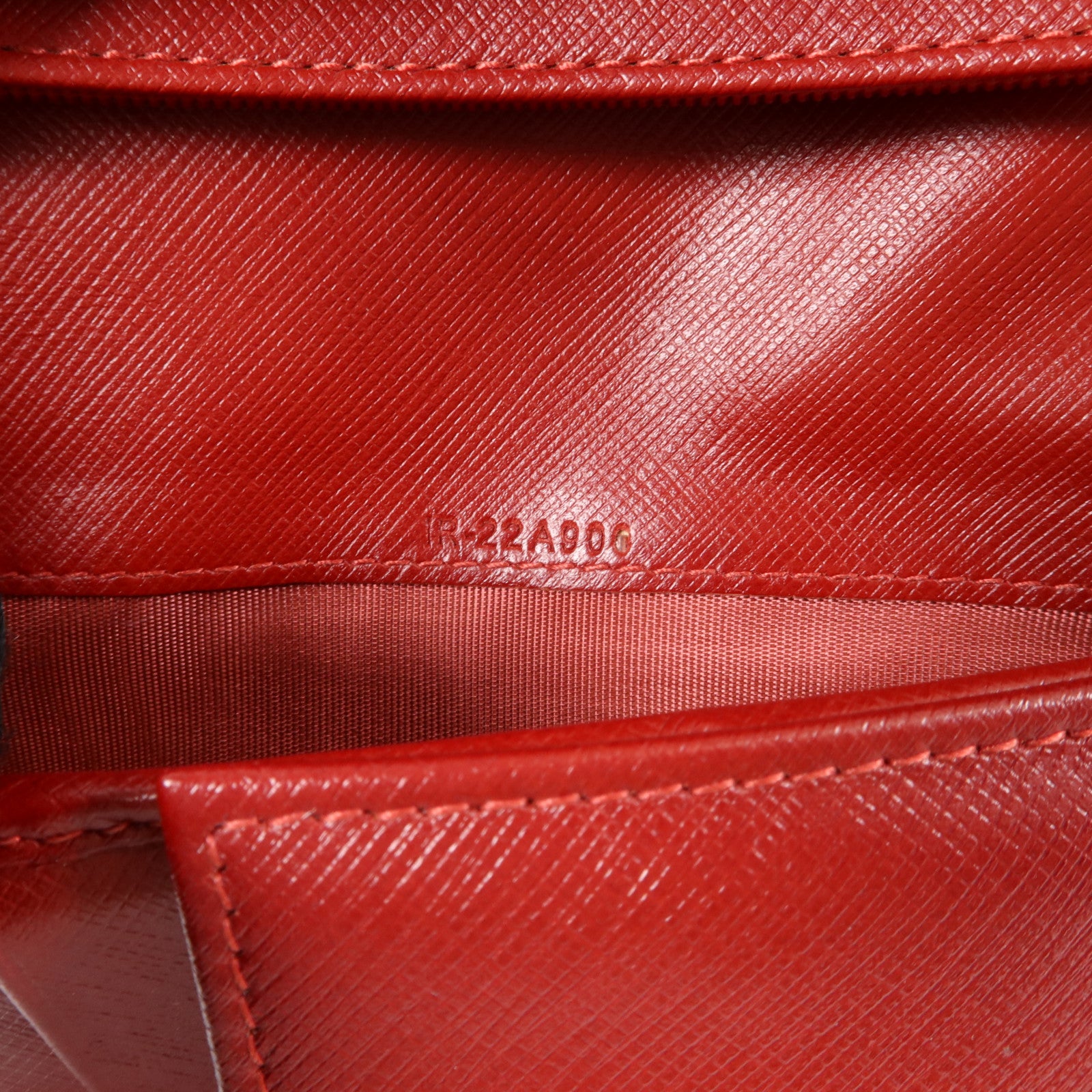 Salvatore Ferragamo Saffiano皮革Vara Bow Long Wallet金扣長錢包