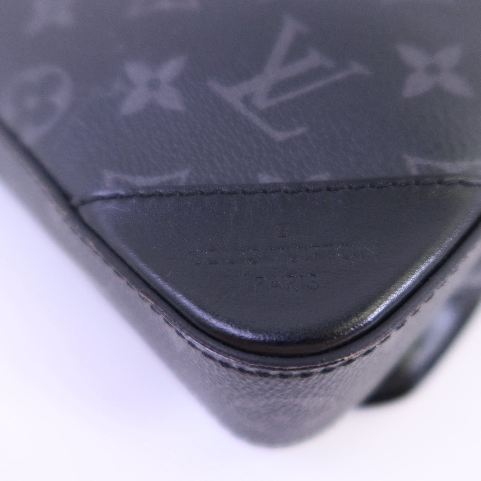 LOUIS VUITTON Monogram Eclipse Reverse Trio Messenger銀扣肩背袋灰色
