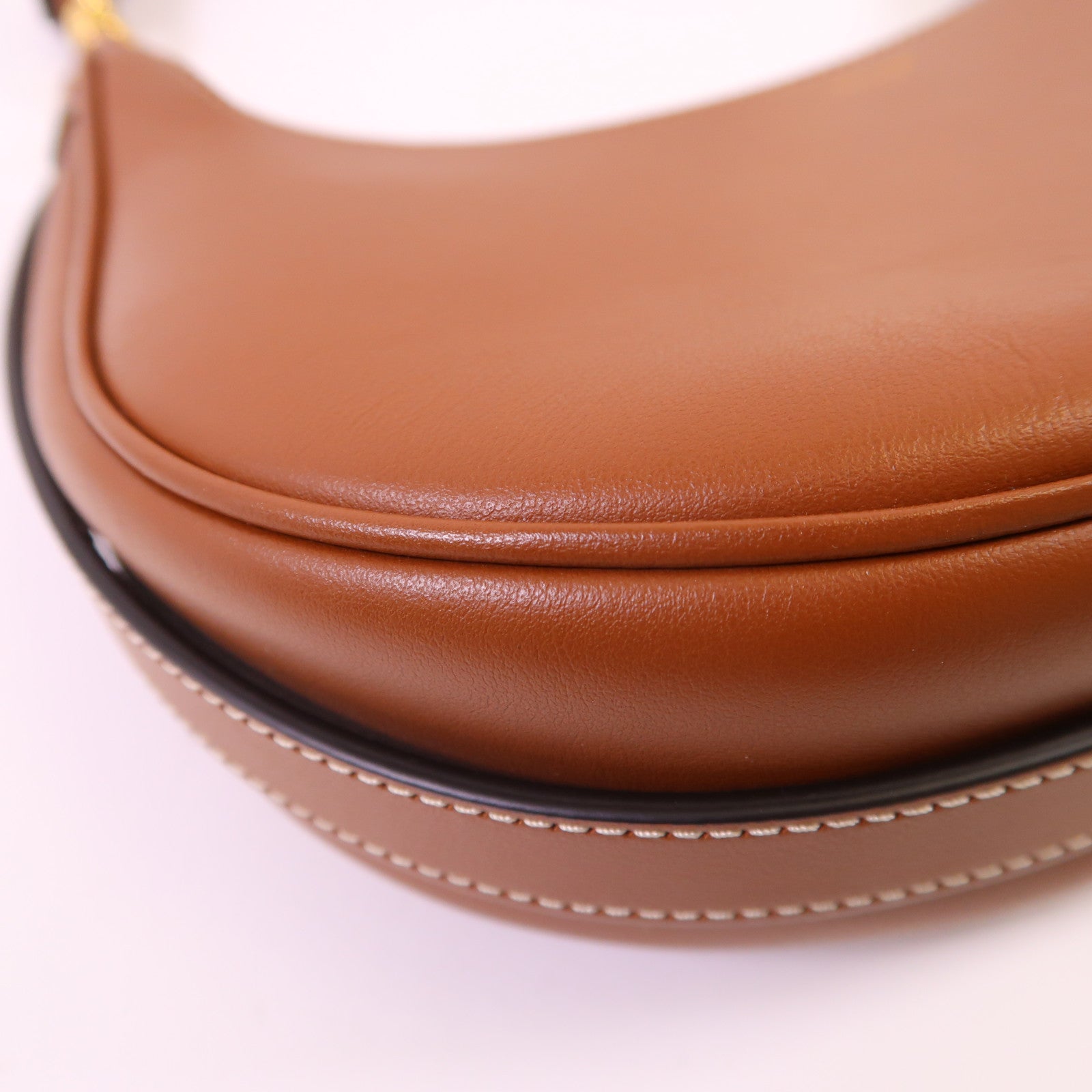 CELINE 牛皮皮革Ava金扣肩背袋