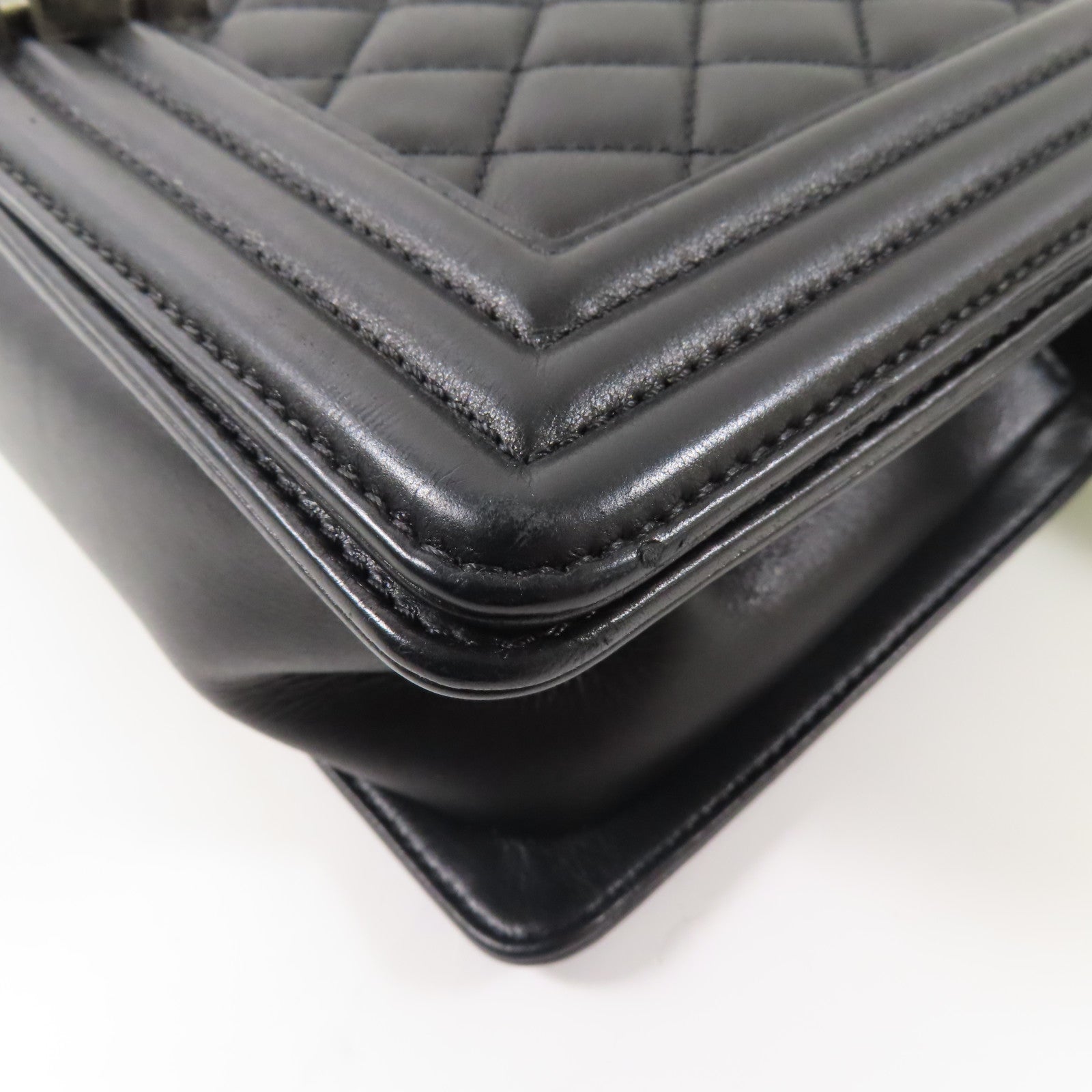 CHANEL 羊皮皮革Boy 25 Shoulder Bag鏈帶肩背袋
