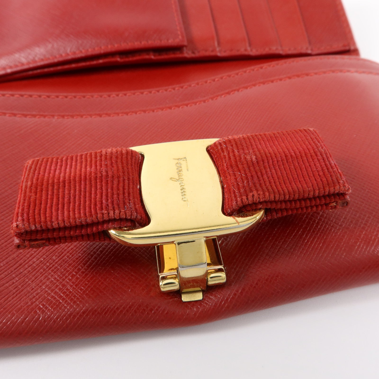 Salvatore Ferragamo Saffiano皮革Vara Bow Long Wallet金扣長錢包