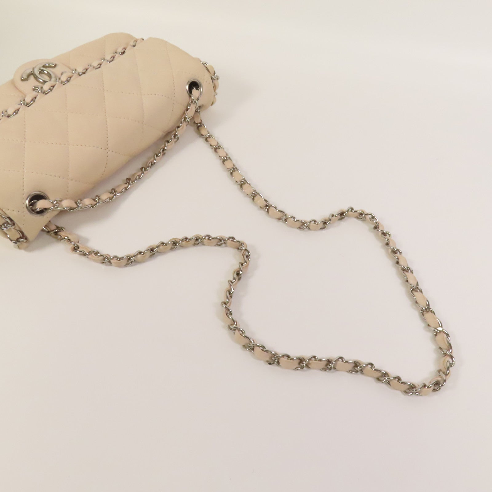 CHANEL 牛皮皮革Chain Shoulder銀扣肩背袋