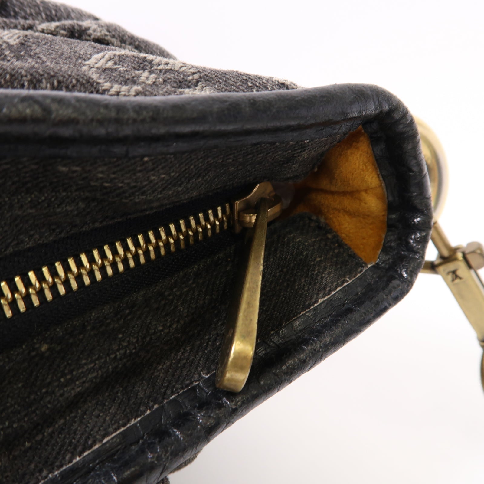 LOUIS VUITTON Monogram Denim Neo Cabby MM金扣肩背袋黑色