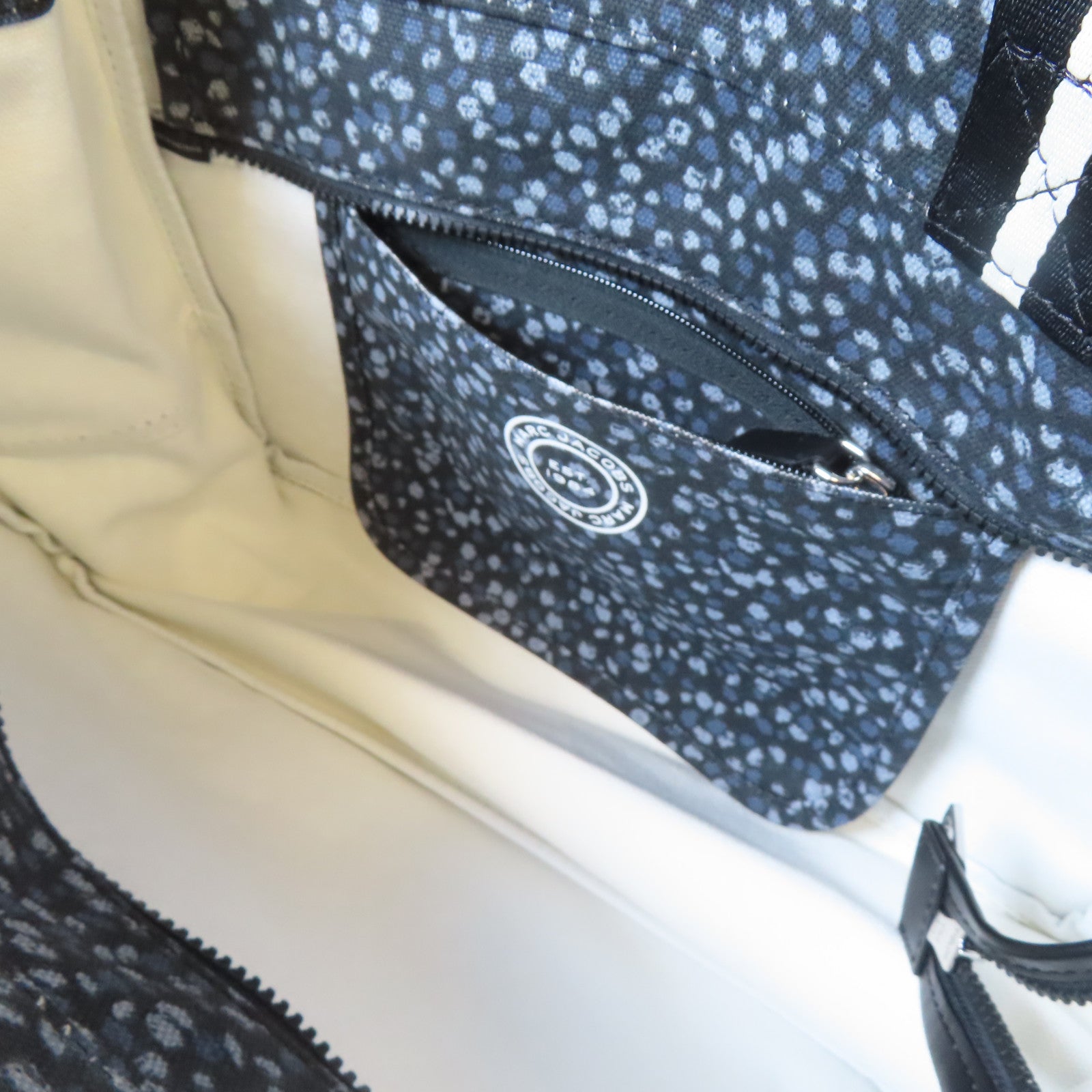 MARC JACOBS 【激減優惠】帆布Tote Bag銀扣手挽袋黑色/藍色