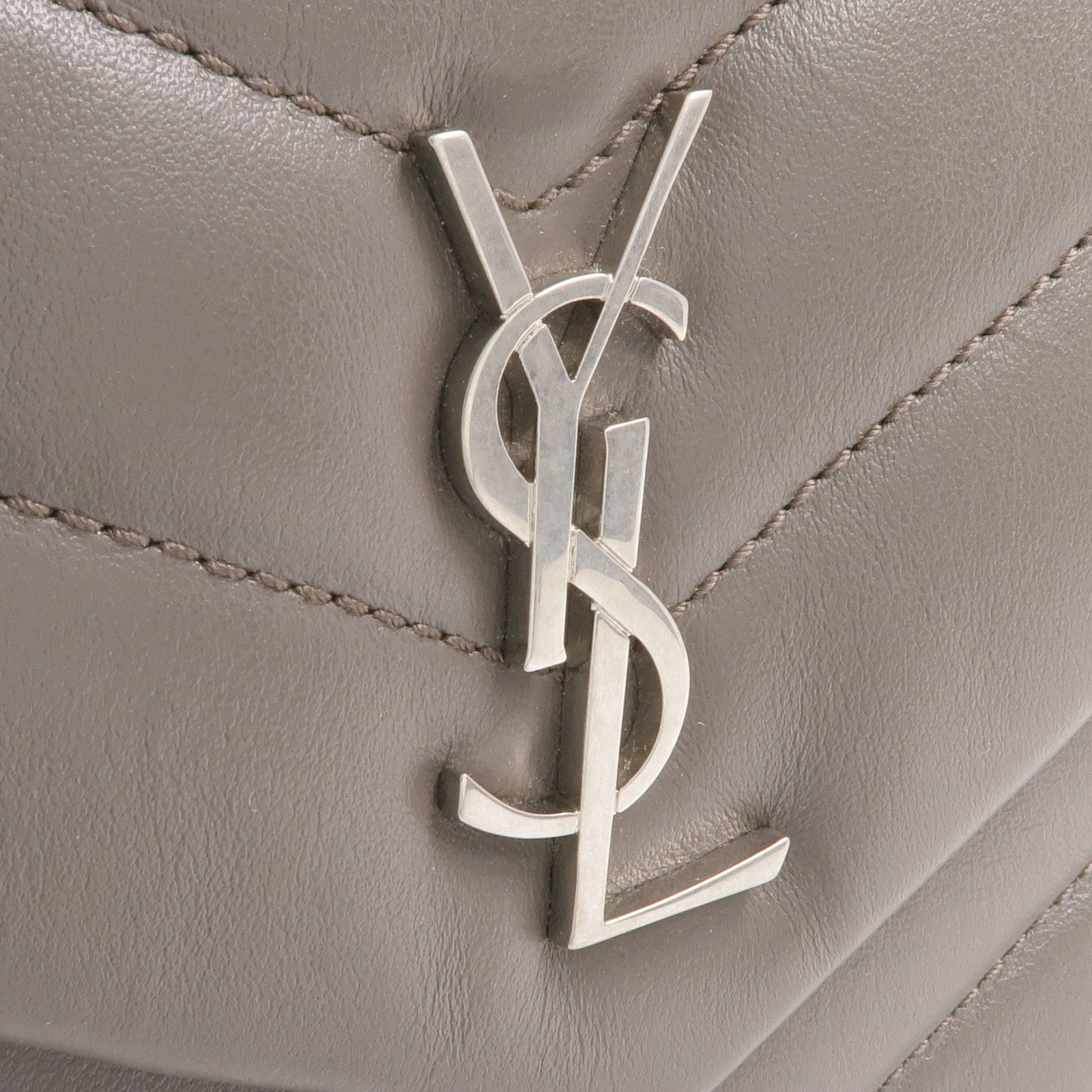 SAINT LAURENT 牛皮皮革Loulou Toy Taupe銀扣肩背袋