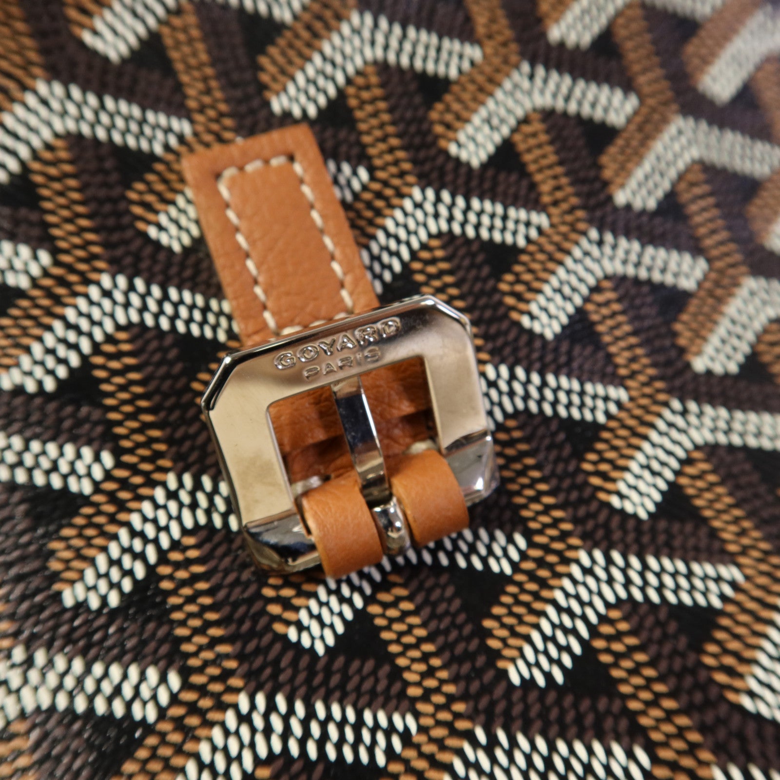 GOYARD 塗層帆布Capetien銀扣肩背袋