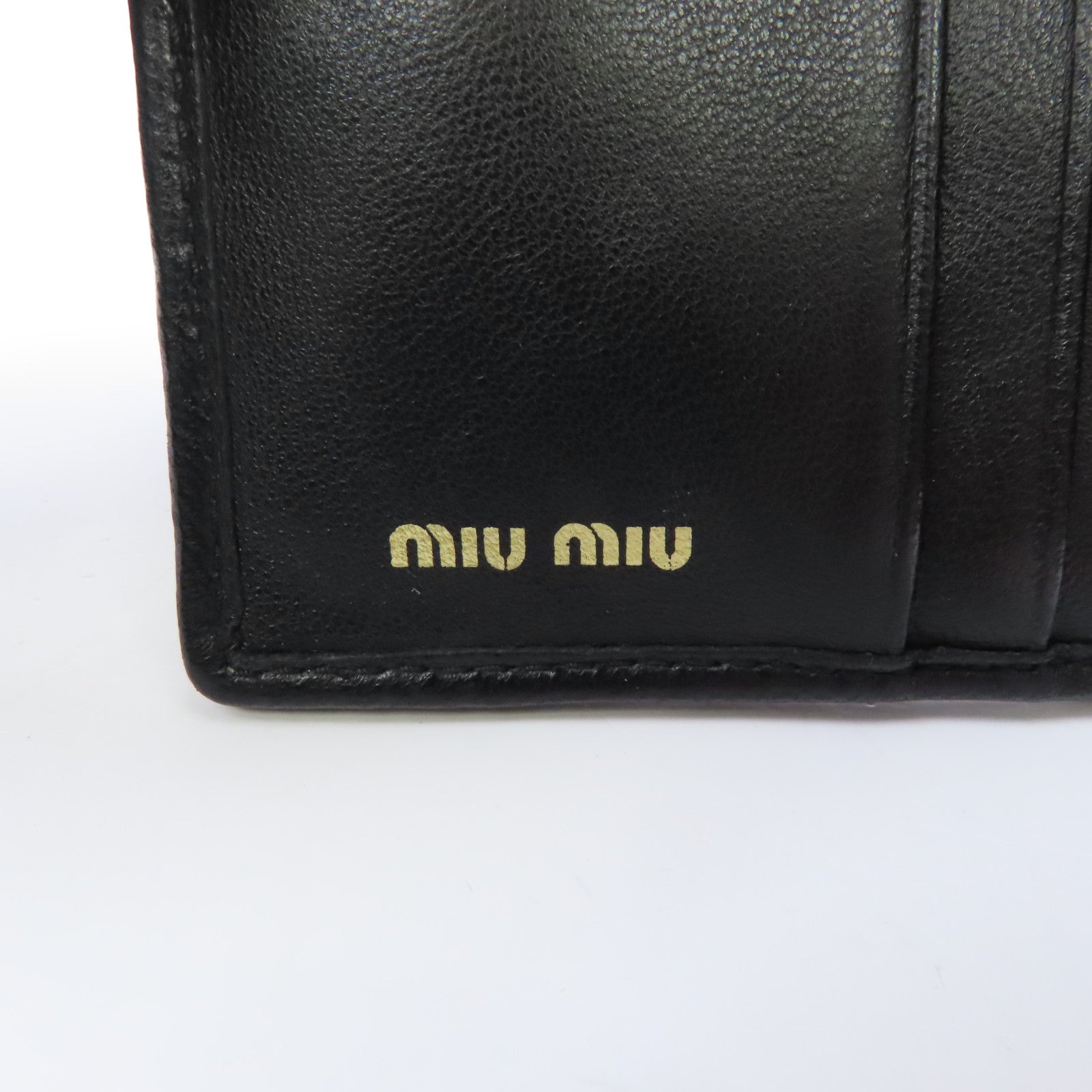 Miu Miu 羊皮皮革Matelasse Wallet金扣錢包黑色