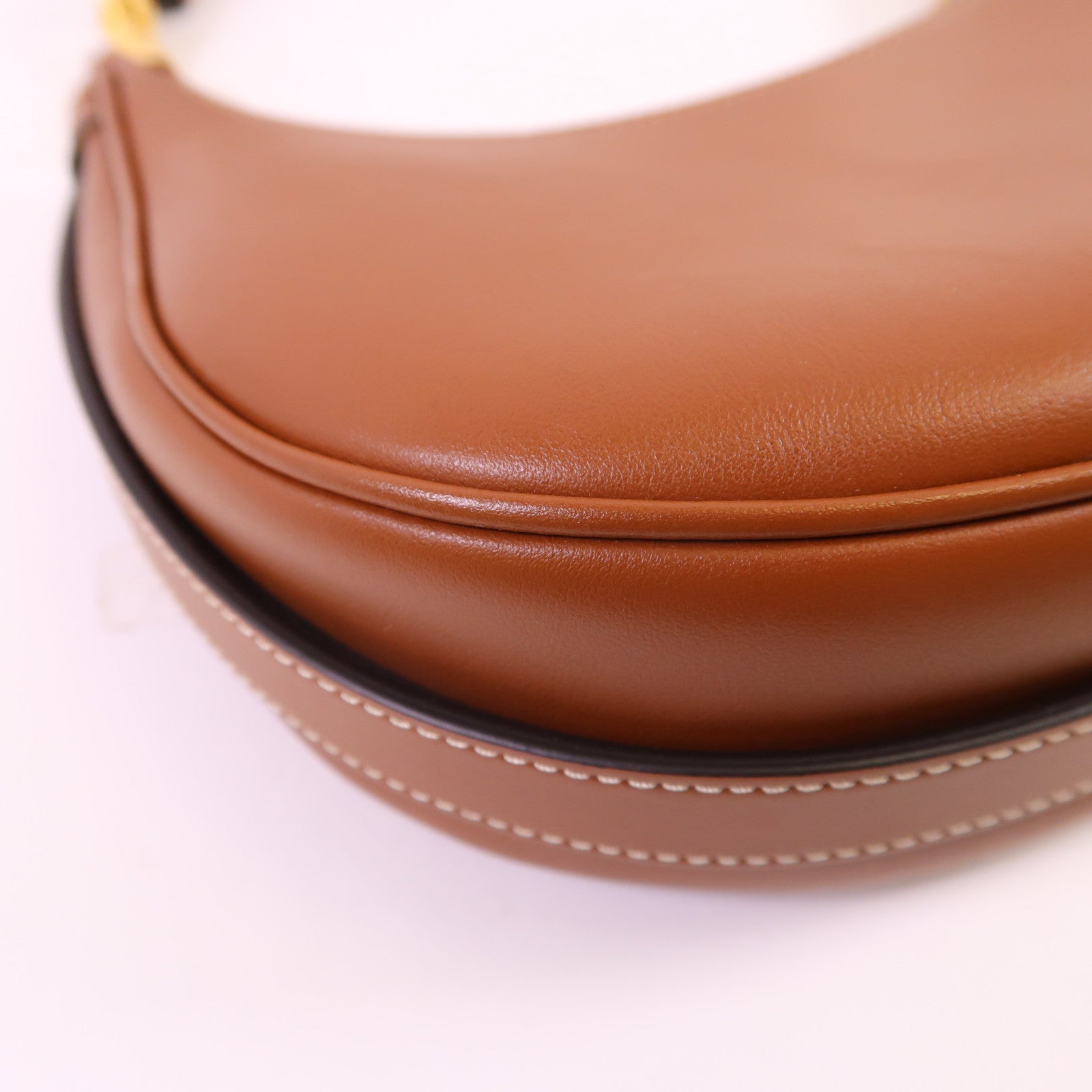 CELINE 牛皮皮革Ava金扣肩背袋