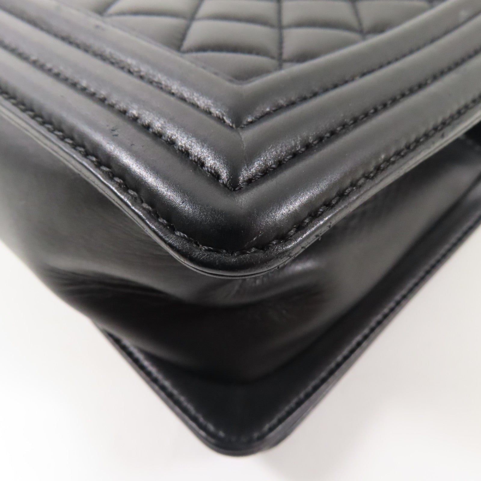 CHANEL 羊皮皮革Boy 25 Shoulder Bag鏈帶肩背袋